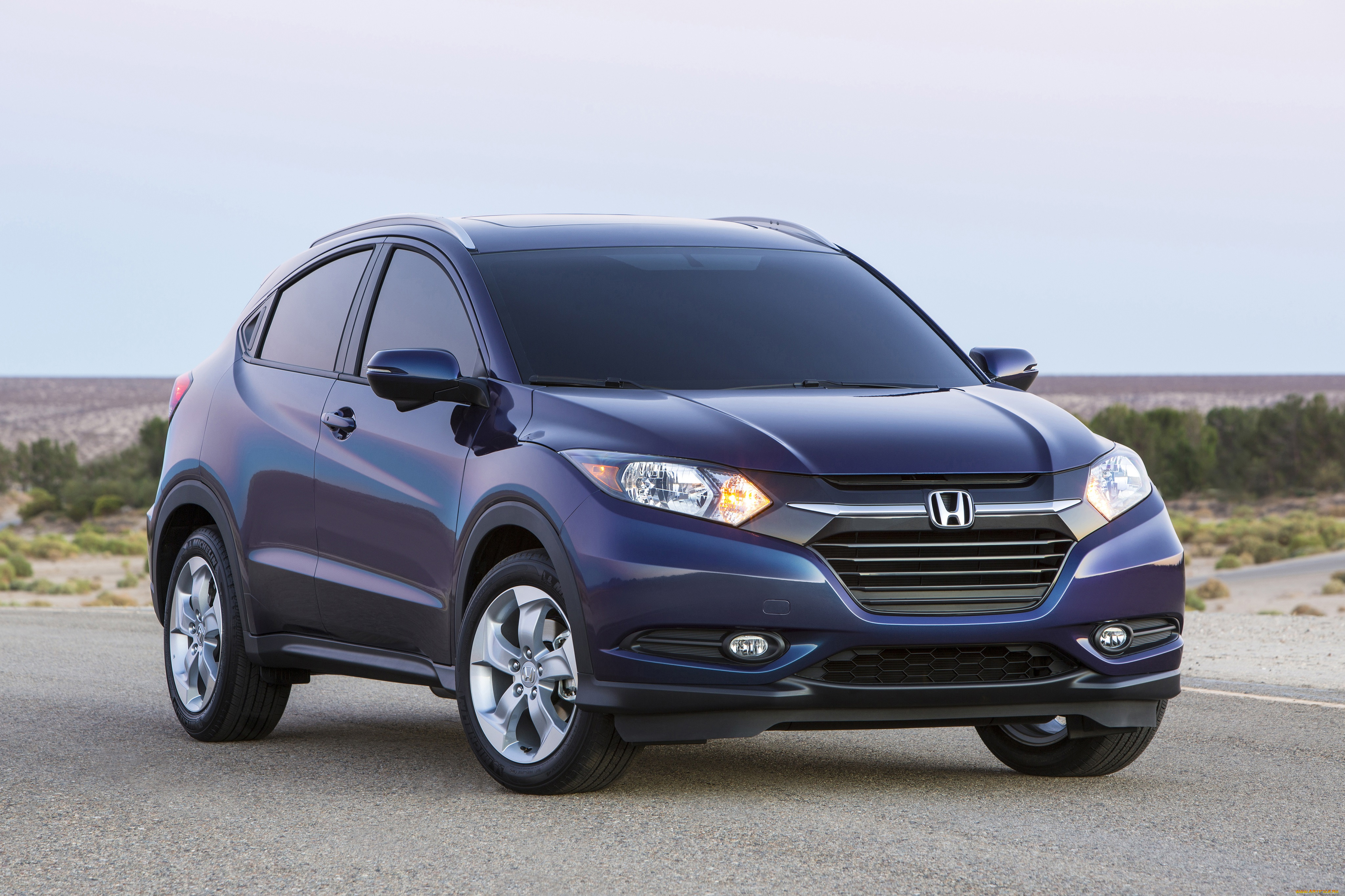 Кроссоверы модельный ряд фото. Honda HR-V 2016. Кроссовер Honda Vezel. Хонда HR V 2016. Honda HR-V 2013.