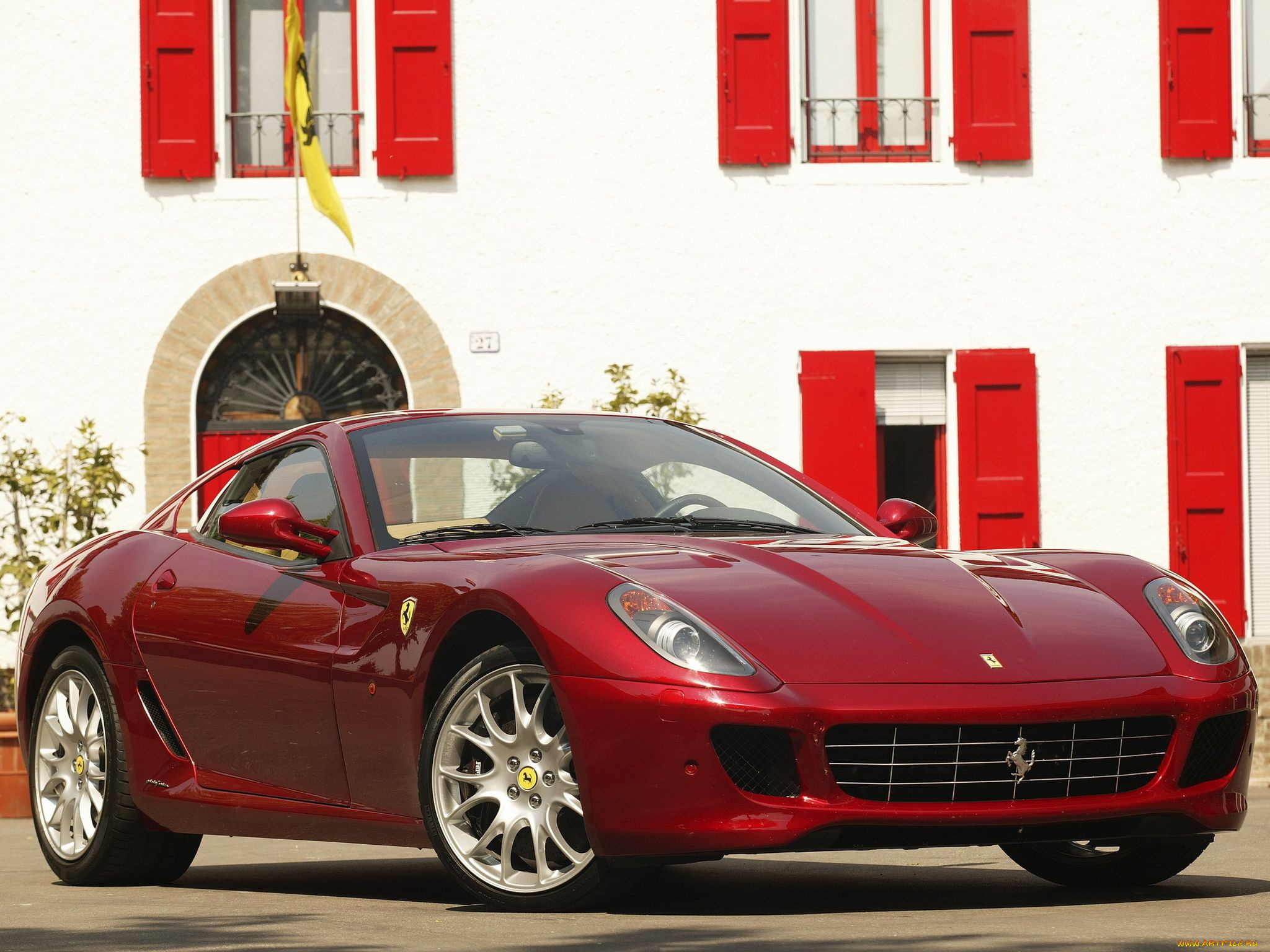 белый автомобиль Ferrari 599 GTB Fiorano загрузить