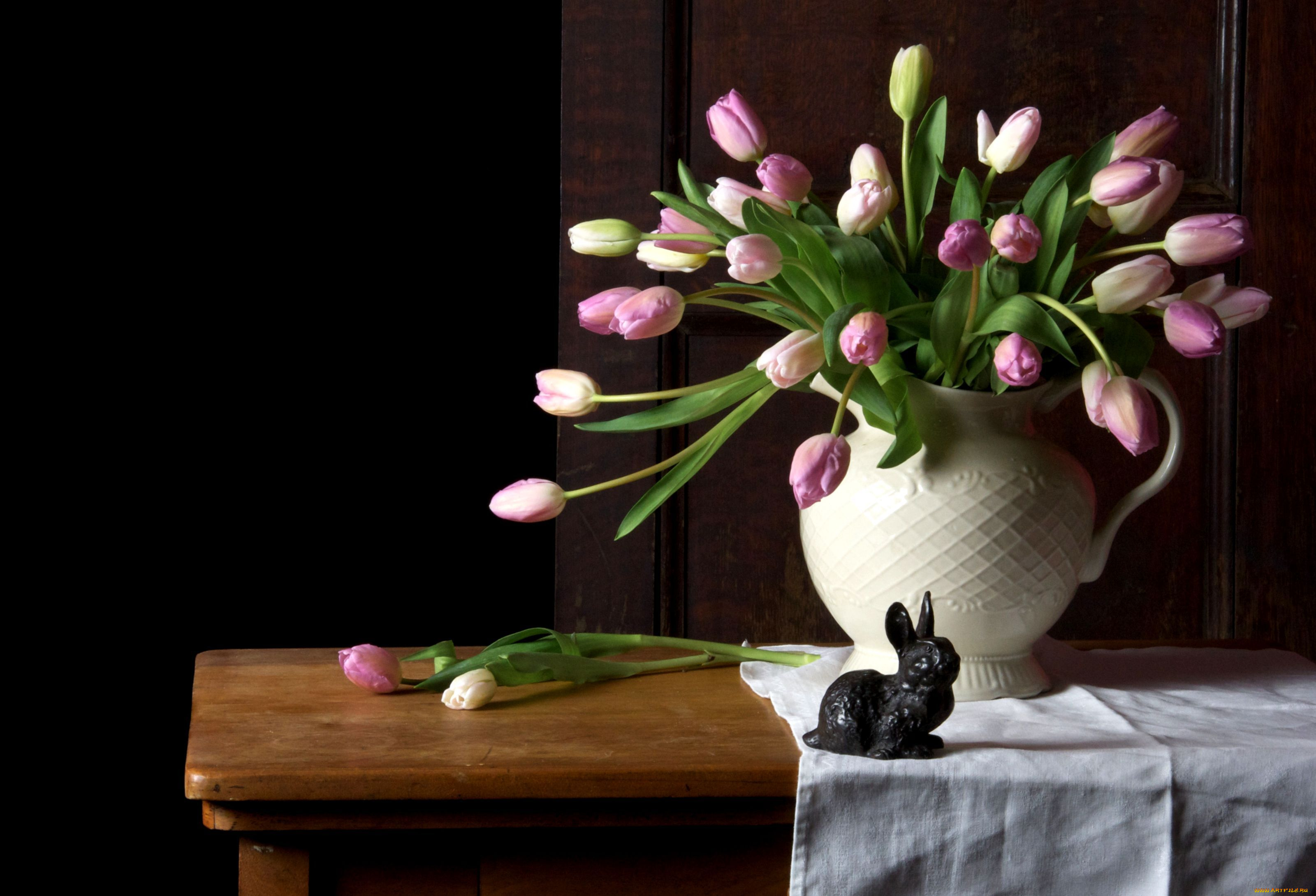 цветы, тюльпаны, ваза, стол, заяц