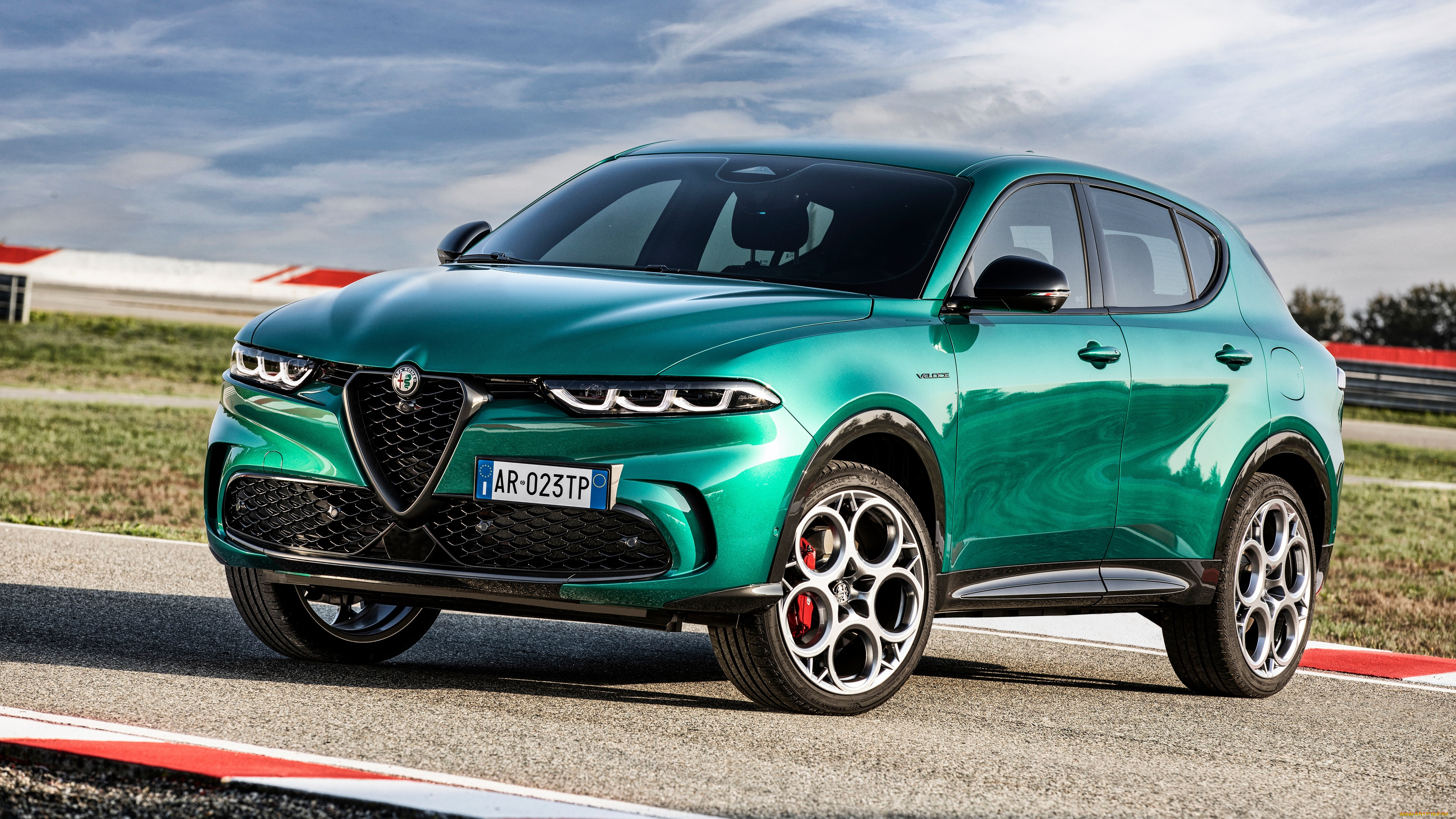 alfa, romeo, tonale, veloce, plug-in, hybrid, q4, 2023, автомобили, alfa, romeo, alfa, romeo, tonale, veloce, plug, in, hybrid, q4, зеленый, гибрид, альфа, ромео