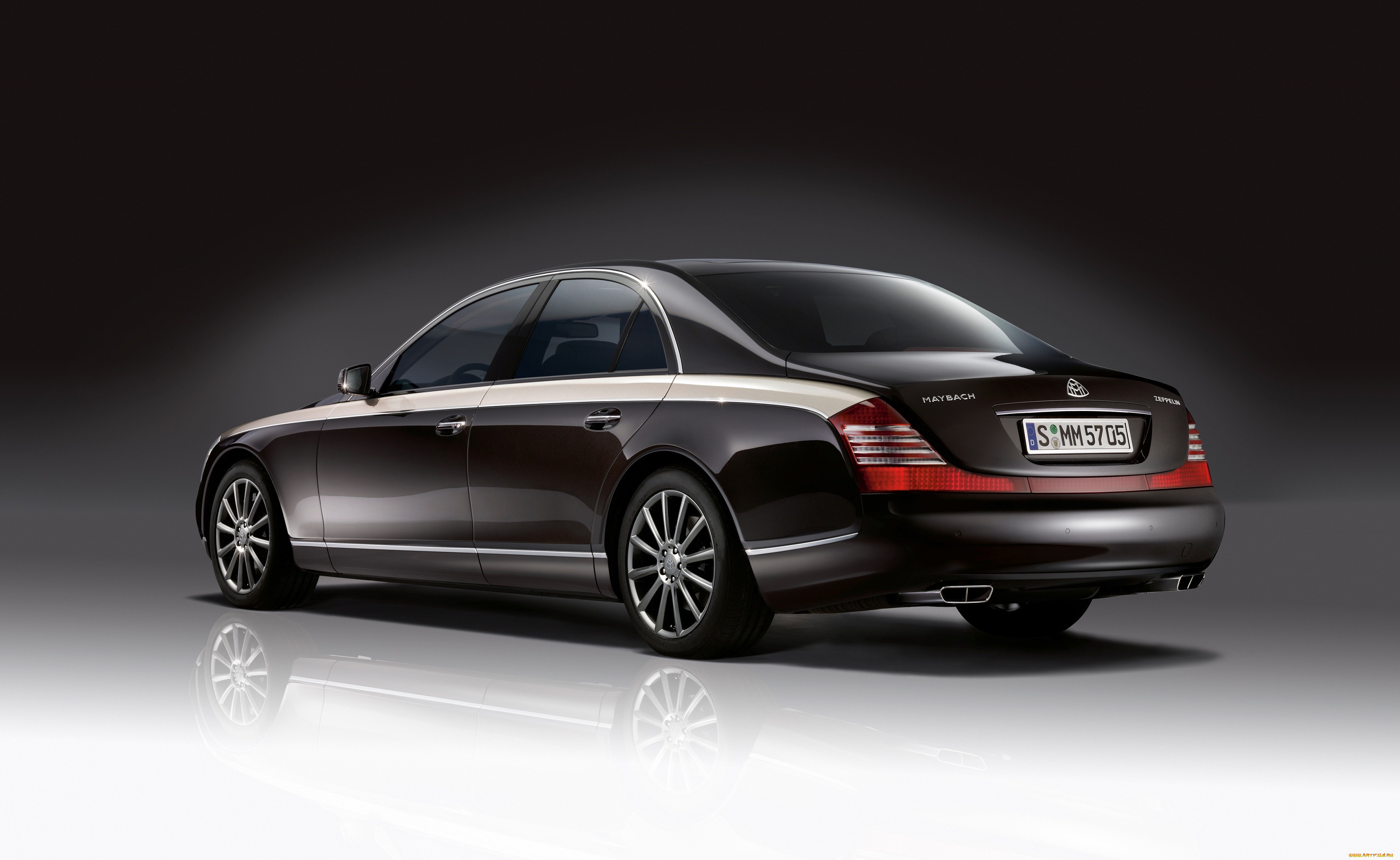 Майбах а4. Майбах 57 Цеппелин. Maybach 57 2009. Mercedes Maybach 57s. Мерседес Майбах 2009.