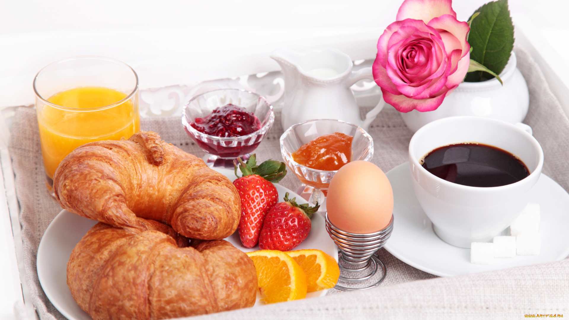 еда, разное, croissant, egg, flower, cup, orange, juice, breakfast, rose, coffee, milk, strawberry
