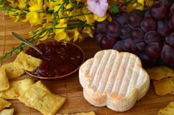 Картинка еда сырные+изделия сыр крекеры