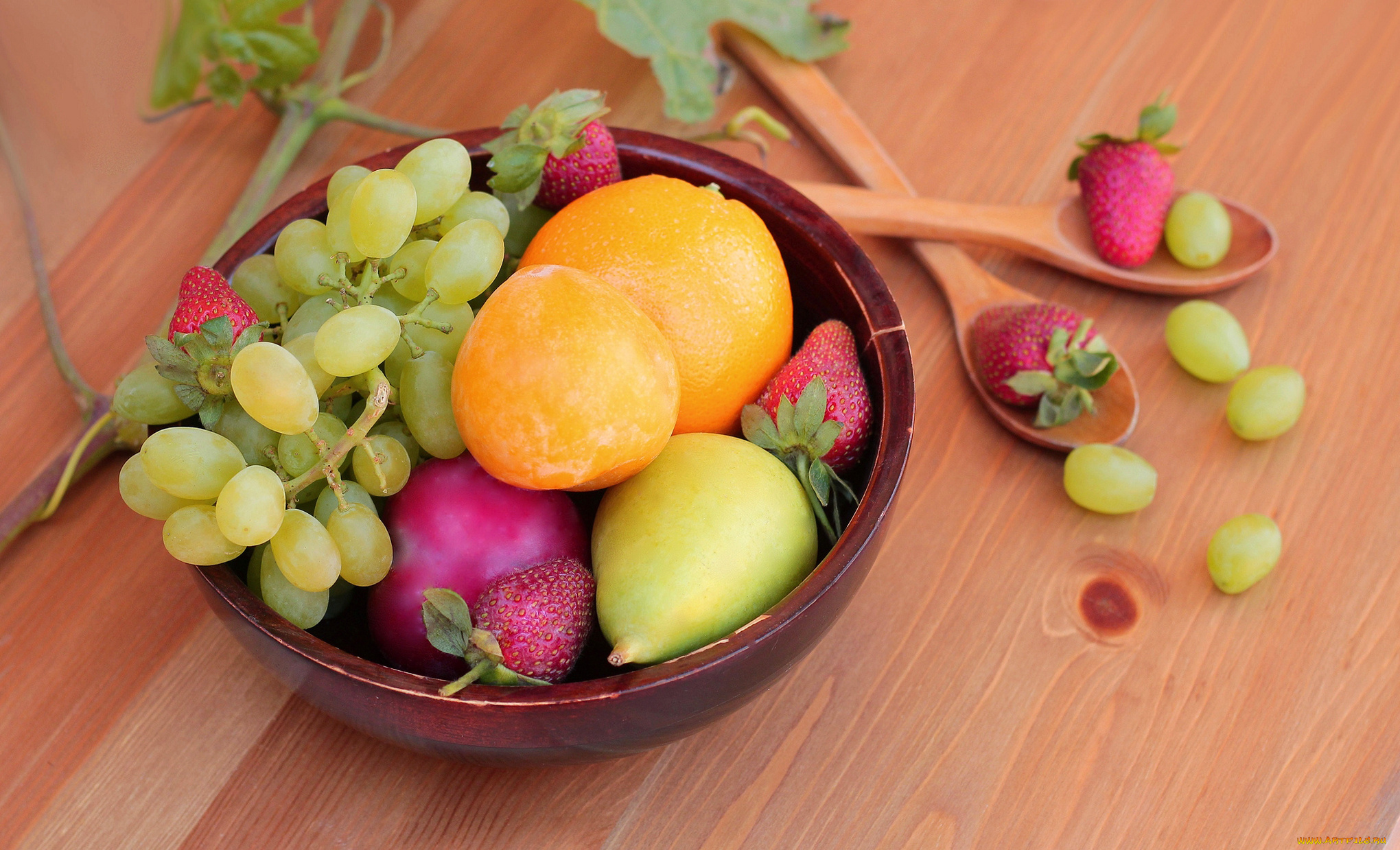 еда, фрукты, , ягоды, виноград, груша, апельсин, ягоды, ложки, клубника, листья
