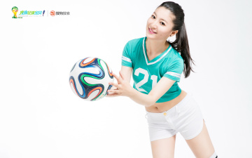 Картинка спорт футбол азиатка бразилия чемпионат мира улыбка взгляд мяч девушка