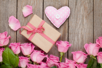 Картинка праздничные день+святого+валентина +сердечки +любовь подарок коробка цветы бант