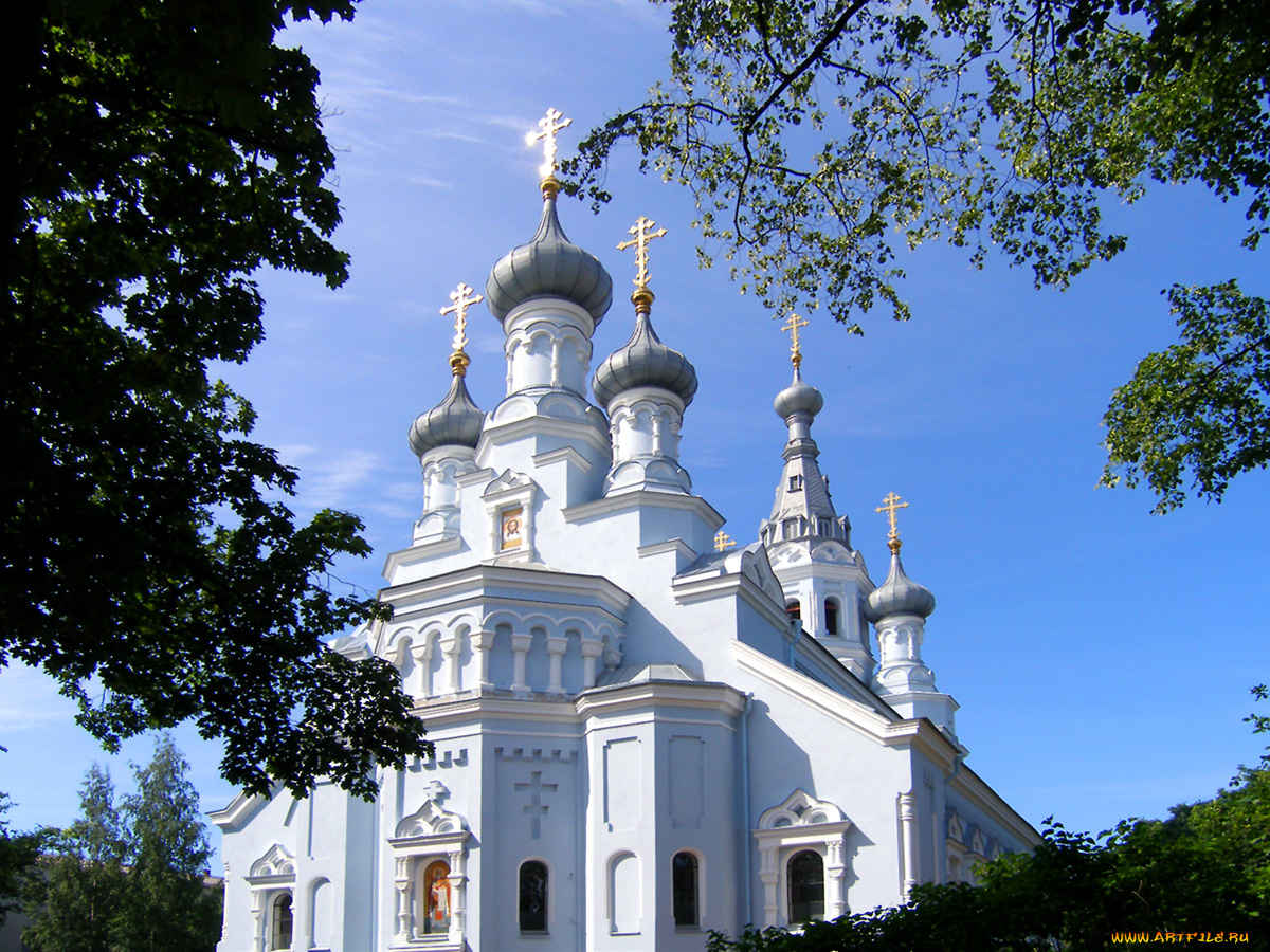 Православный г. Красивая белая Церковь. Христианских храмов и монастырей. Белые храмы, приходы,монастыри и церкви. Белый храм летом.