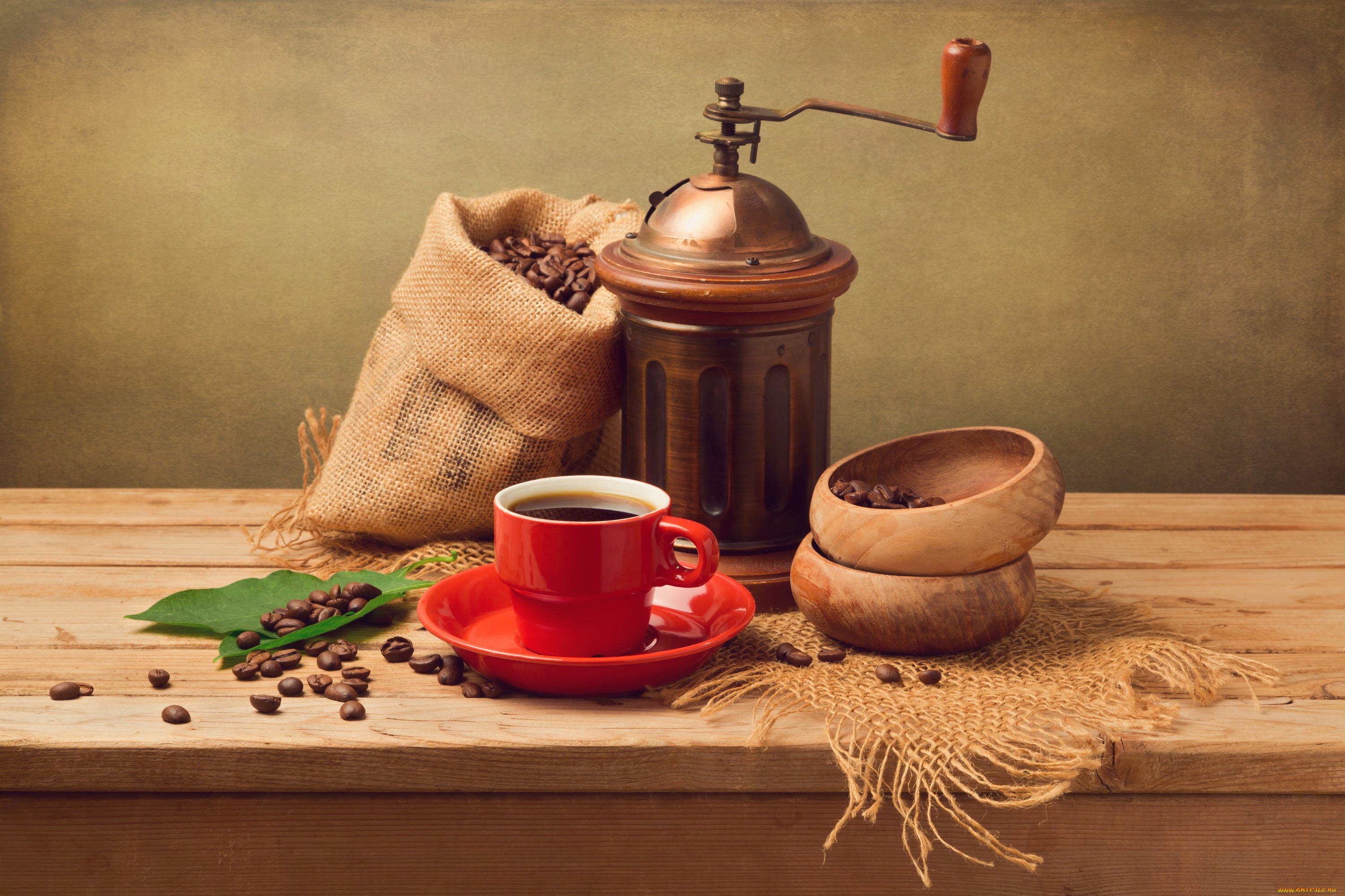 еда, кофе, , кофейные, зёрна, листья, зерна, блюдце, красная, кофемолка, мешочек, чашка
