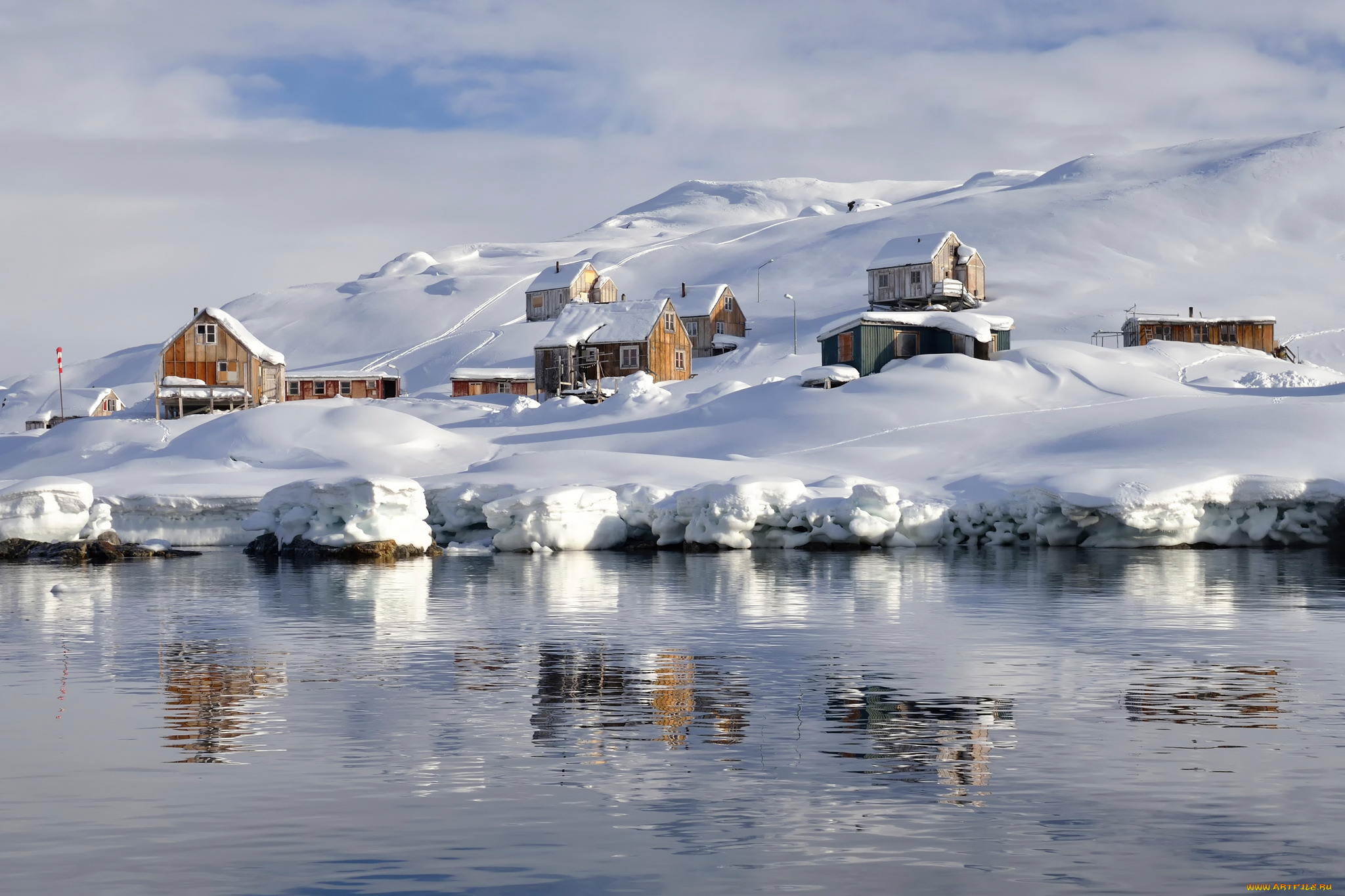 Зимний остров. Гренландия (остров). Гренландия пейзажи. Гренландия деревня. Северный Ледовитый океан Аляска.
