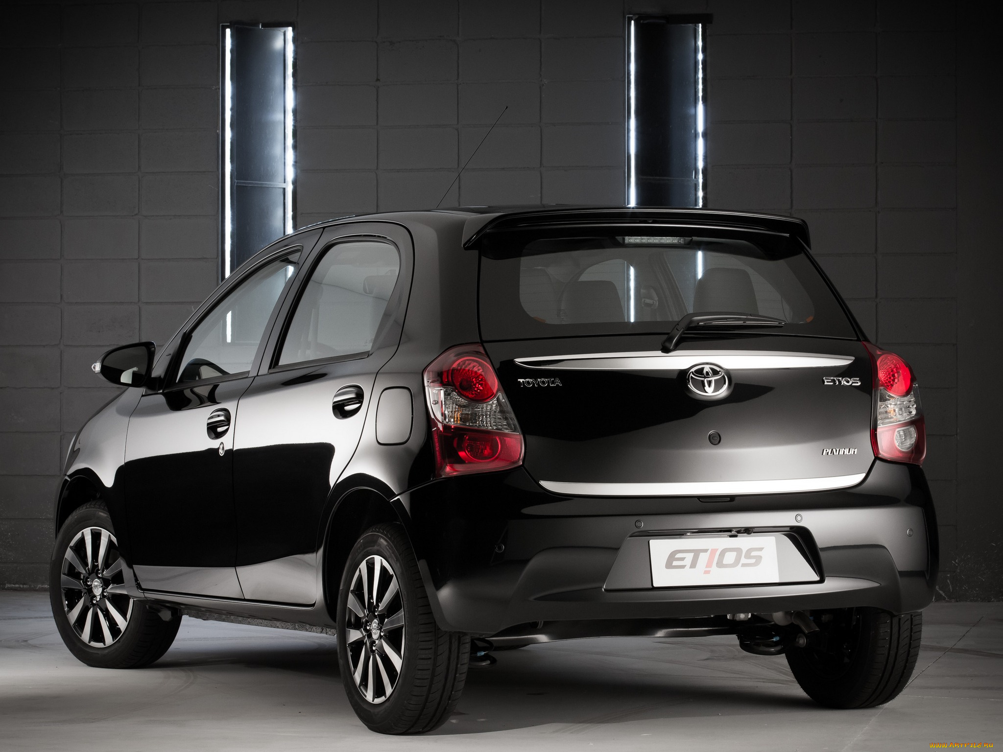 автомобили, toyota, 2014г, темный, etios, platinum, hatchback