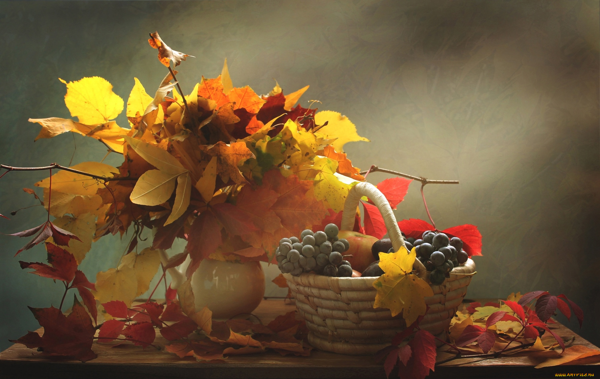 еда, натюрморт, яблоки, виноград, осень, листья