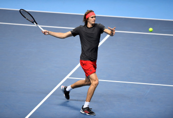 Картинка спорт теннис взгляд мужчина ракетка корт фон игра alexander zverev