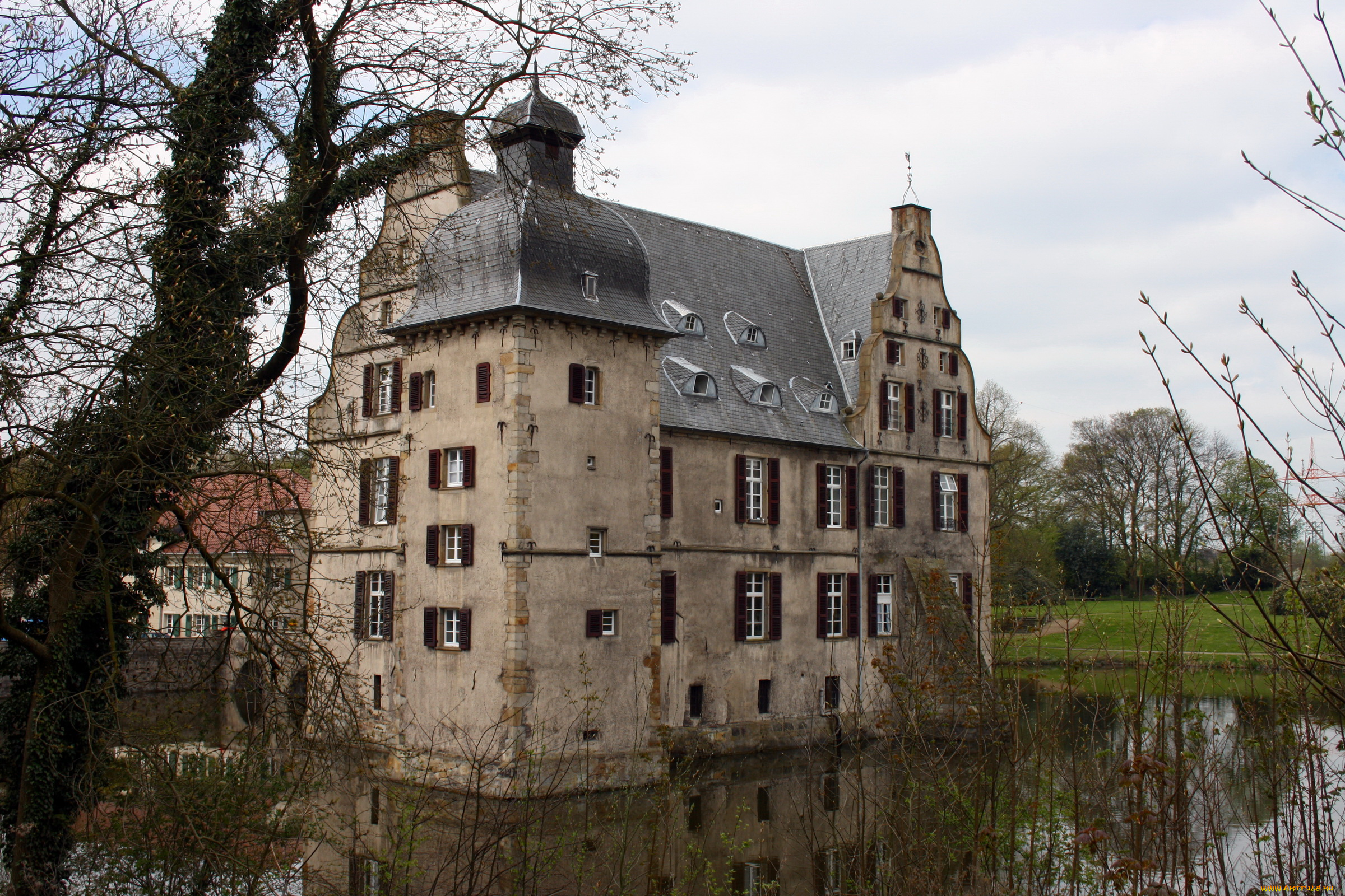bodelschwingh, castle, germany, города, дворцы, замки, крепости, замок, вода, деревья, весна