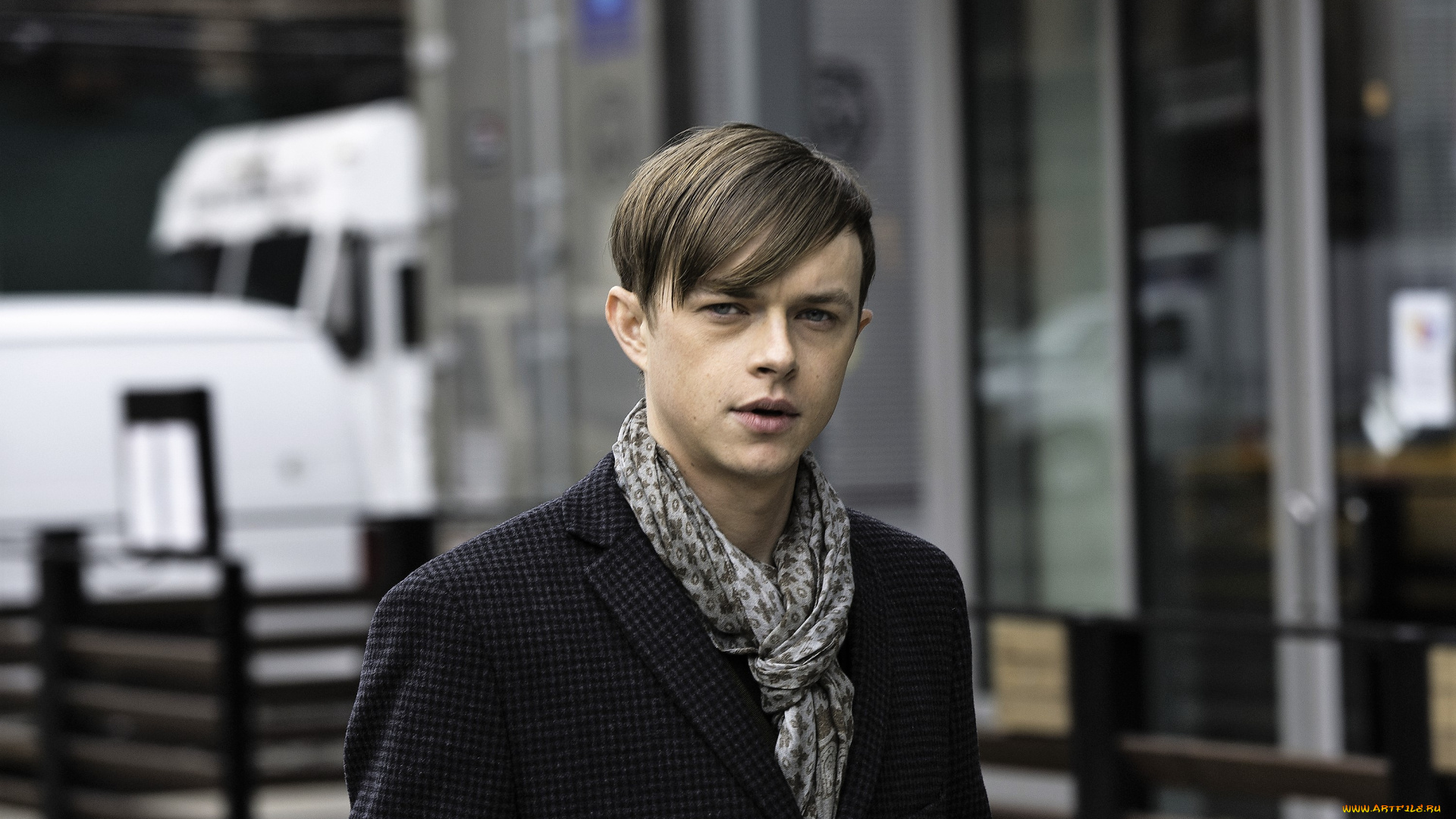 dane, dehaan, мужчины, актер, пальто, шарф, улица