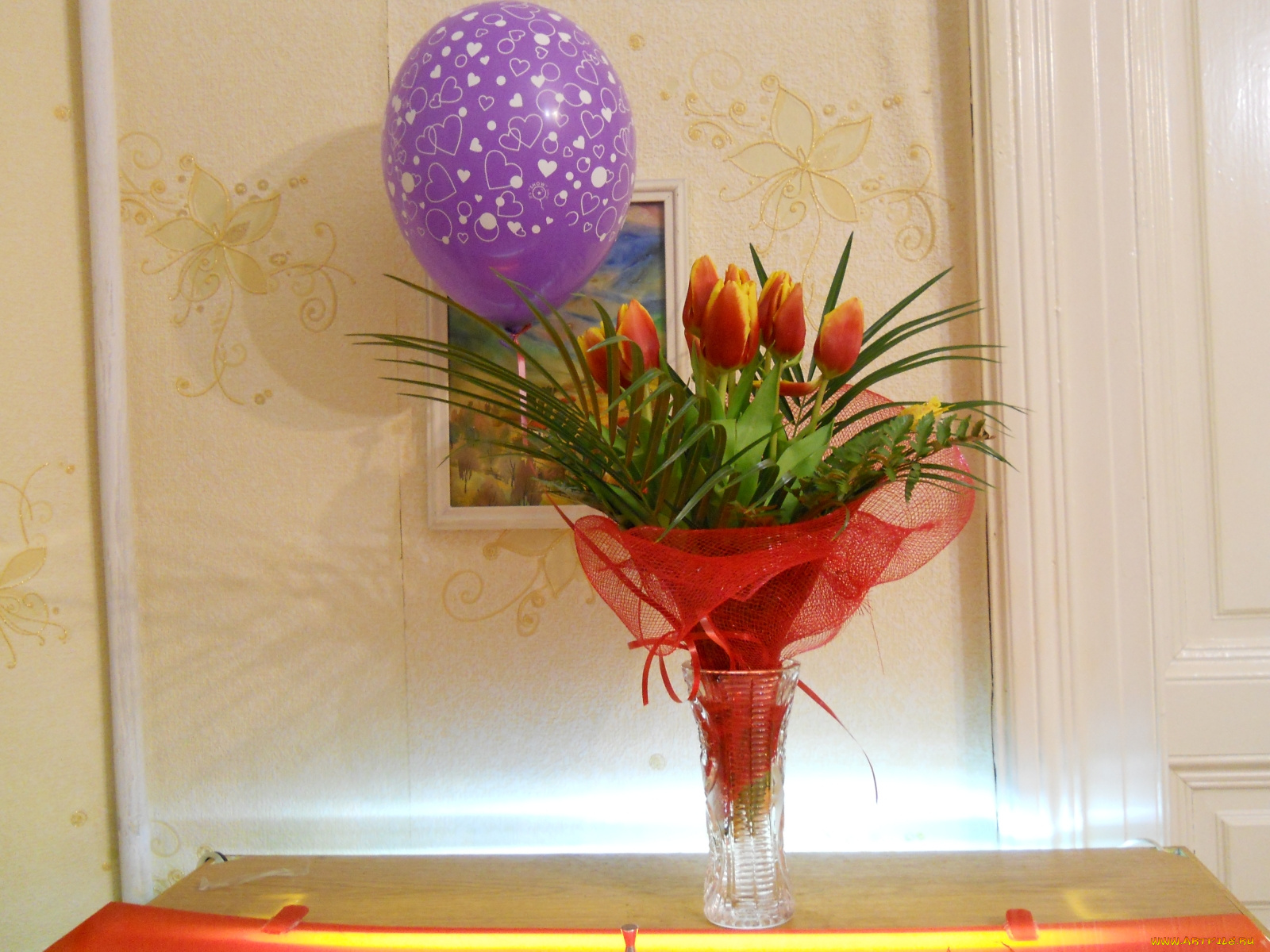 цветы, тюльпаны, ваза, шарик