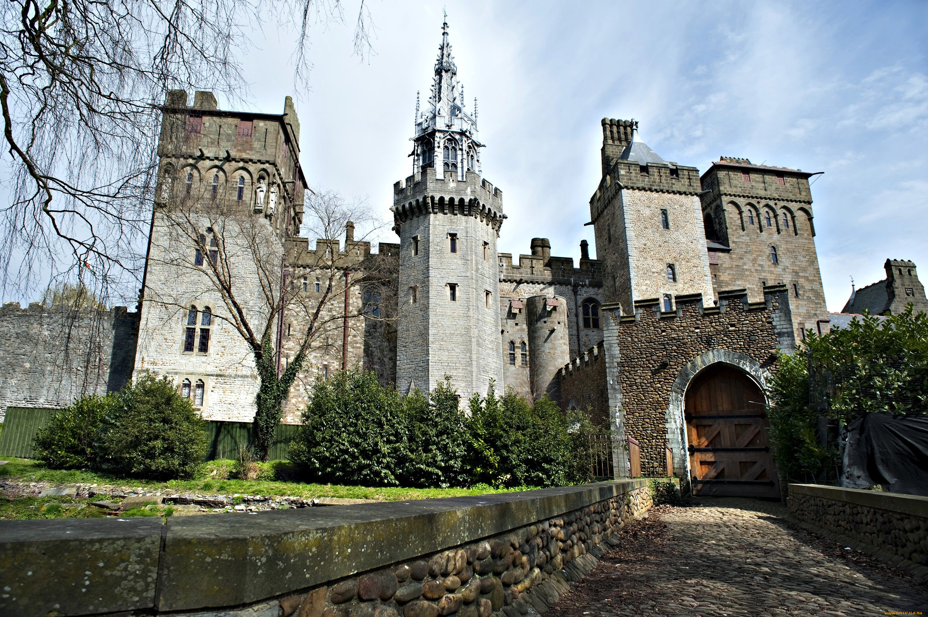 Cardiff Castle, Wales, United Kingdom бесплатно