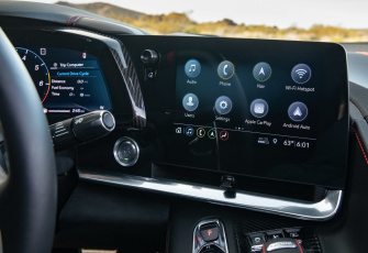 Картинка 2020+chevrolet+corvette+c8+stingray автомобили фрагменты+автомобиля шевроле корвет с8 стингрей 2020 приборная панель торпеда экран