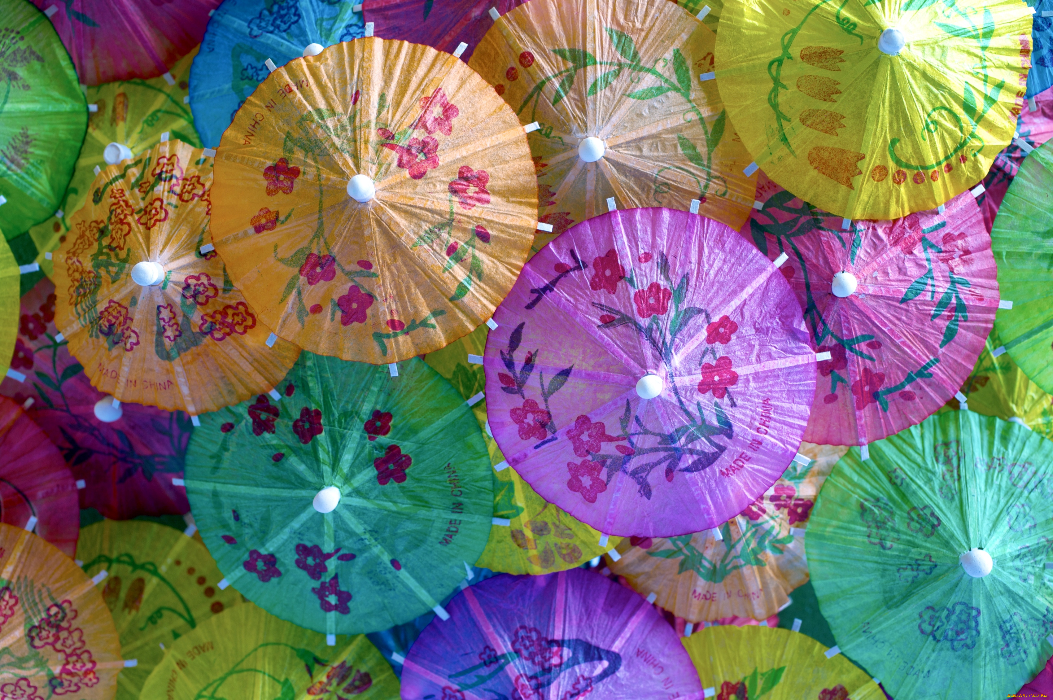 разноцветные зонтики загрузить