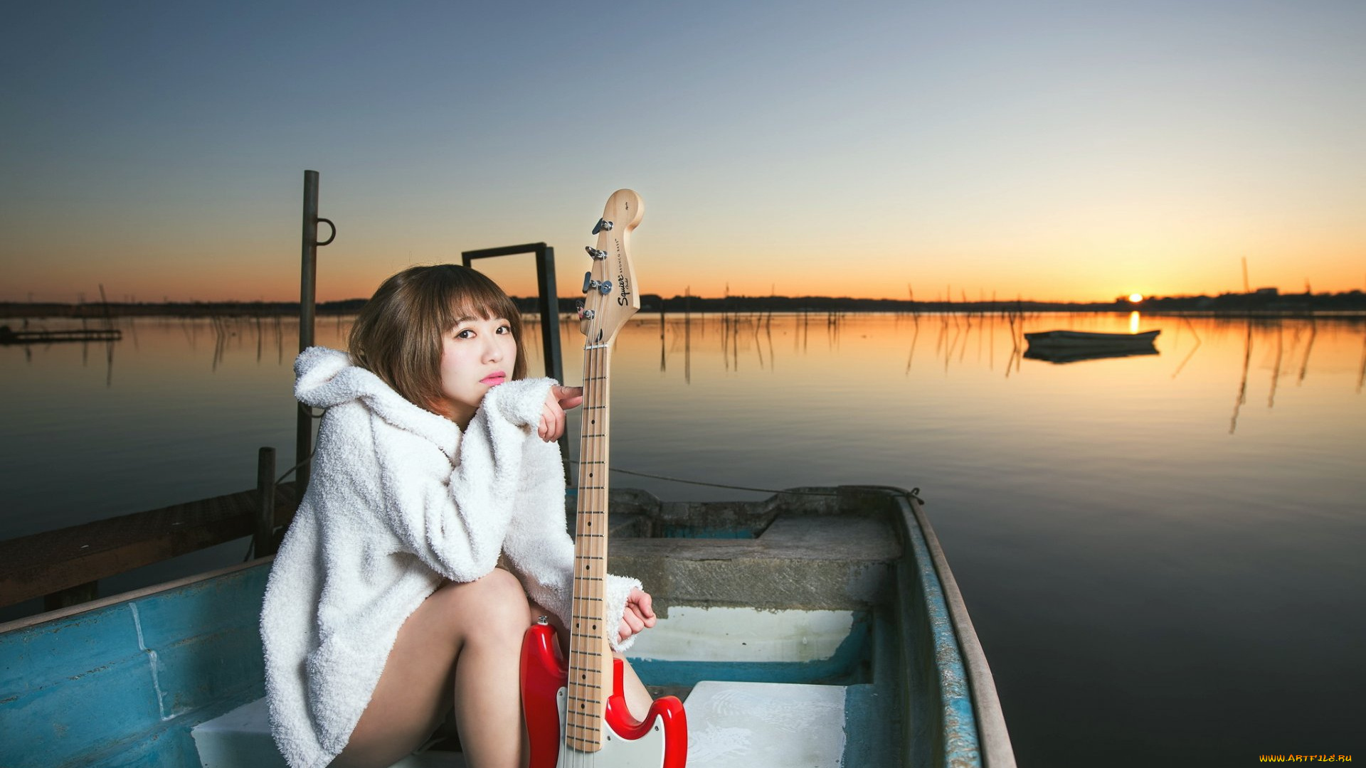 музыка, -другое, девушка, взгляд, гитара, азиатка, водоем, лодка