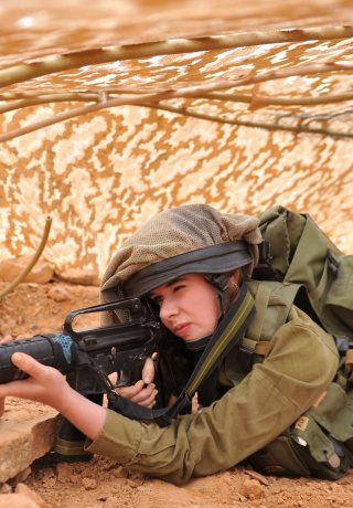 Девушек будут призывать. Солдатки Израиля.