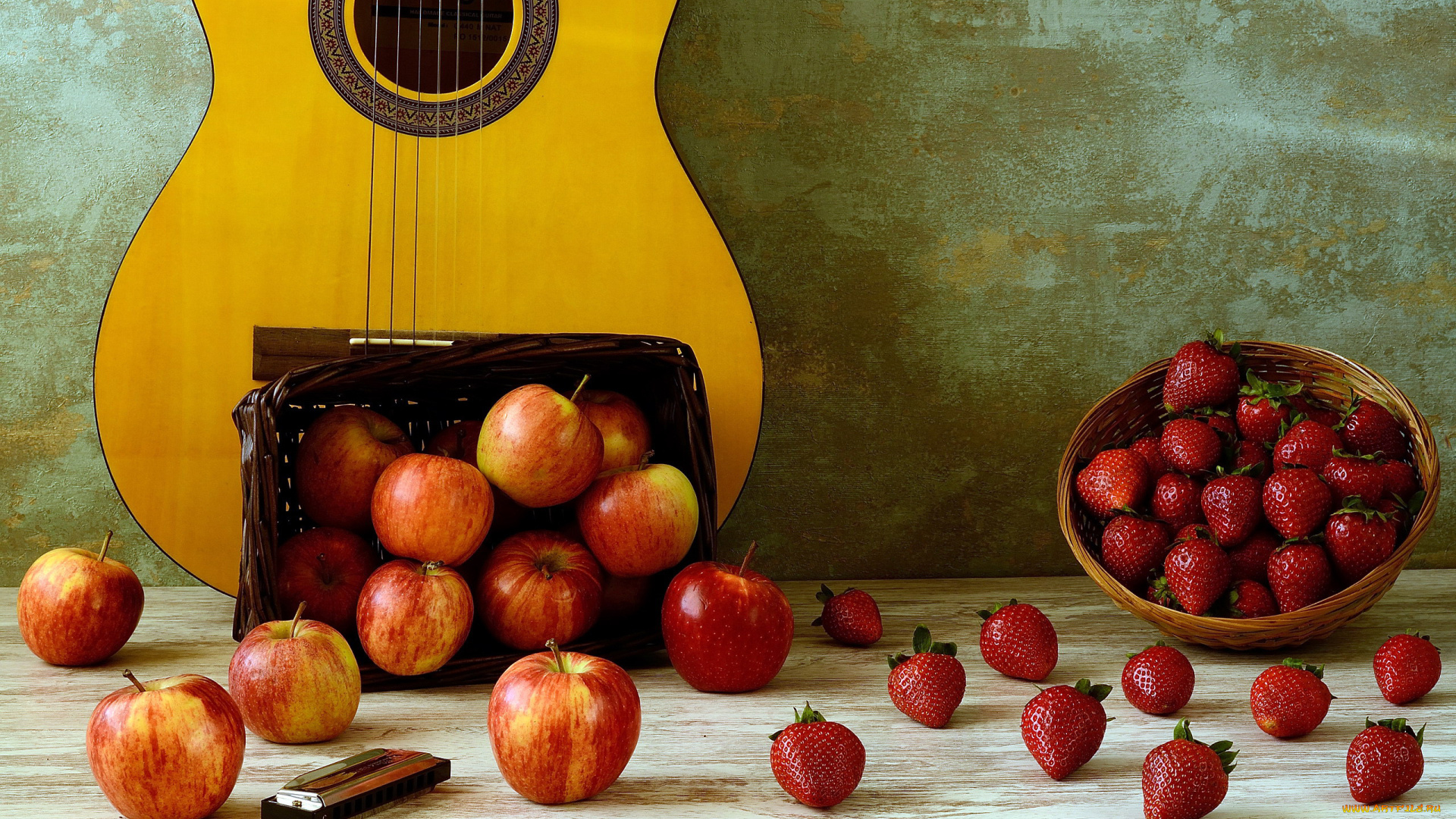 еда, фрукты, , ягоды, гитара, яблоки, клубника