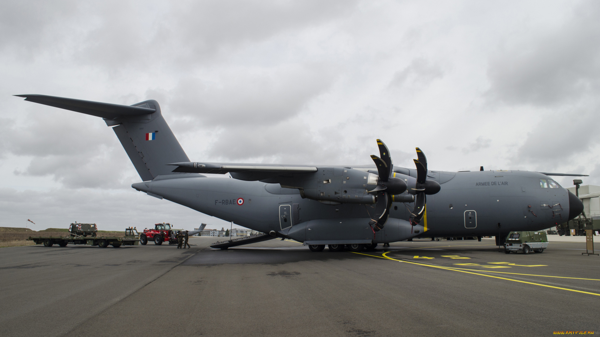 авиация, военно-транспортные, самолёты, транспортный, самолeт, airbus, a400m, аэрoдрoм