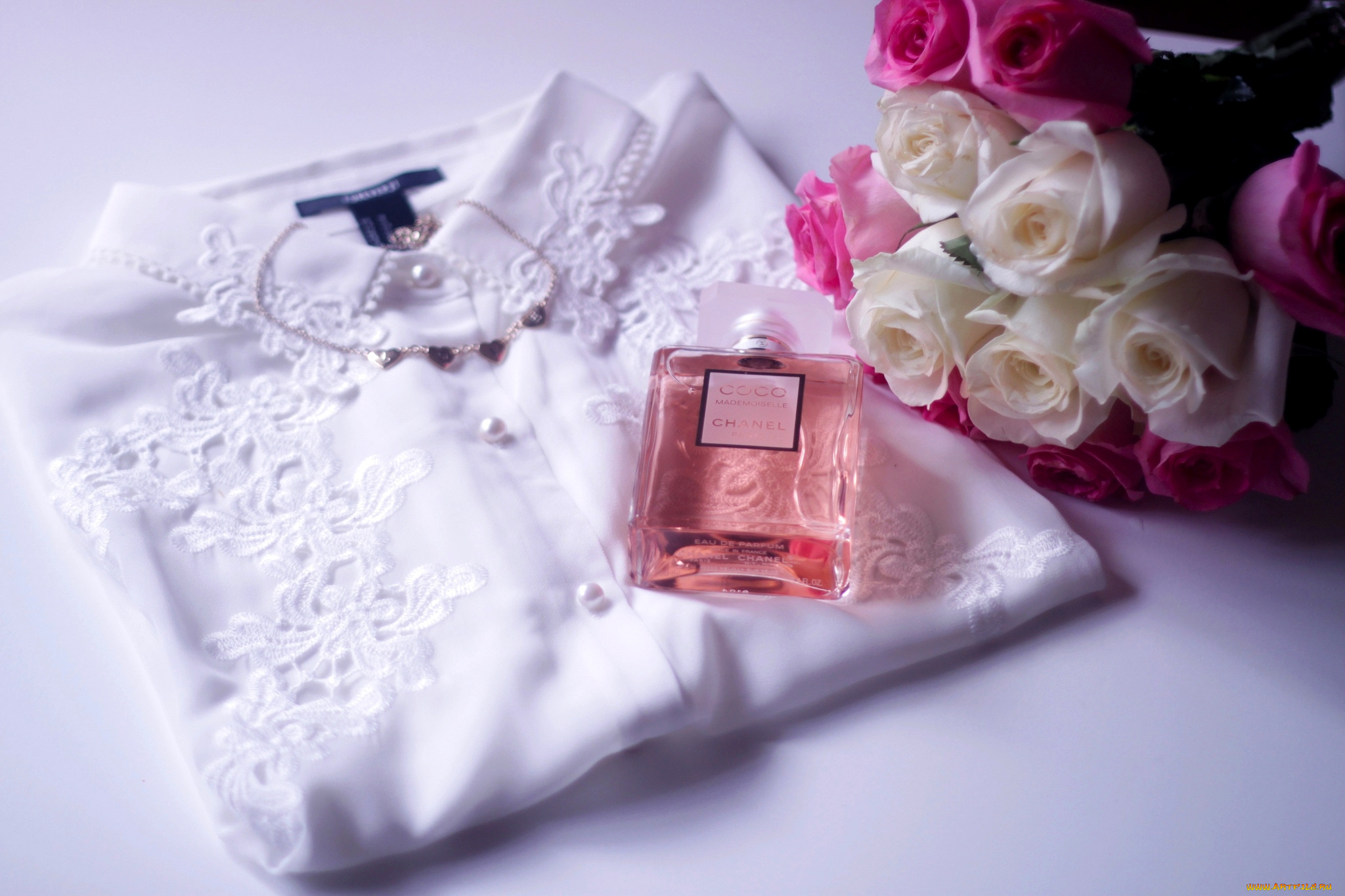 бренды, chanel, парфюм, coco, mademoiselle, блуза, блузка, цветы, букет, розы, белые, розовые