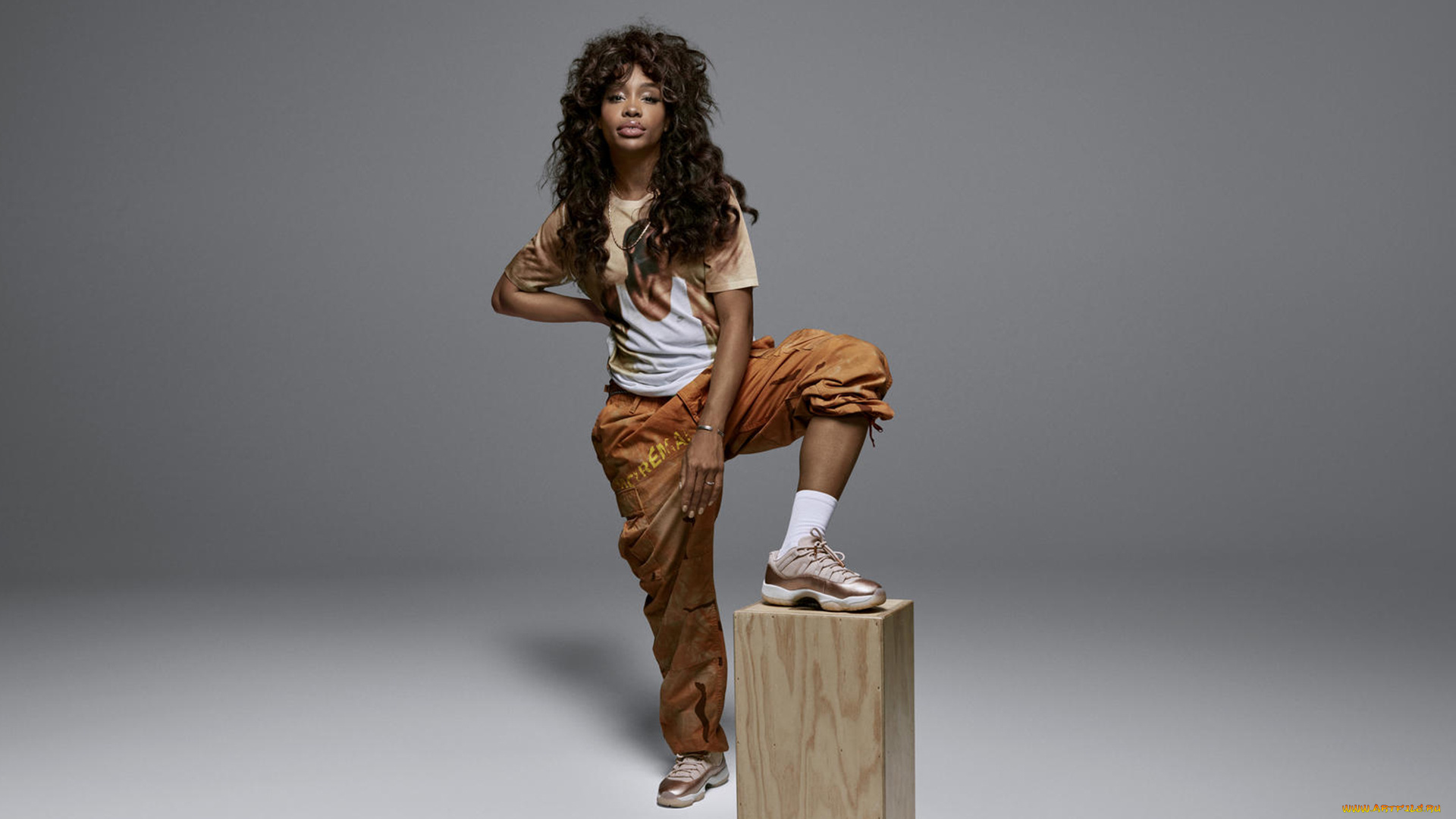 sza, jordan, музыка, -другое, sza, jordan, девушка, певица, мулатка, темнокожая, чернокожая, эстрада, песни, танцы, звезда, поза, макияж, причёска, прикид, одежда, мода, фон, серый, секси