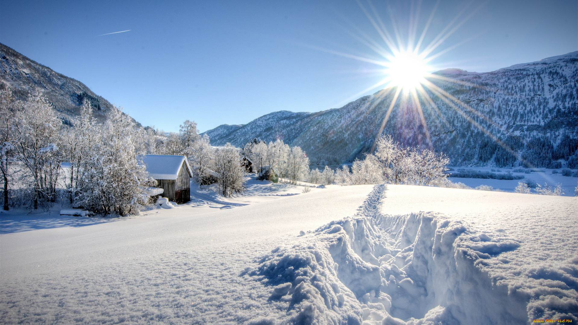 природа, зима, небо, следы, снег, горы, дом