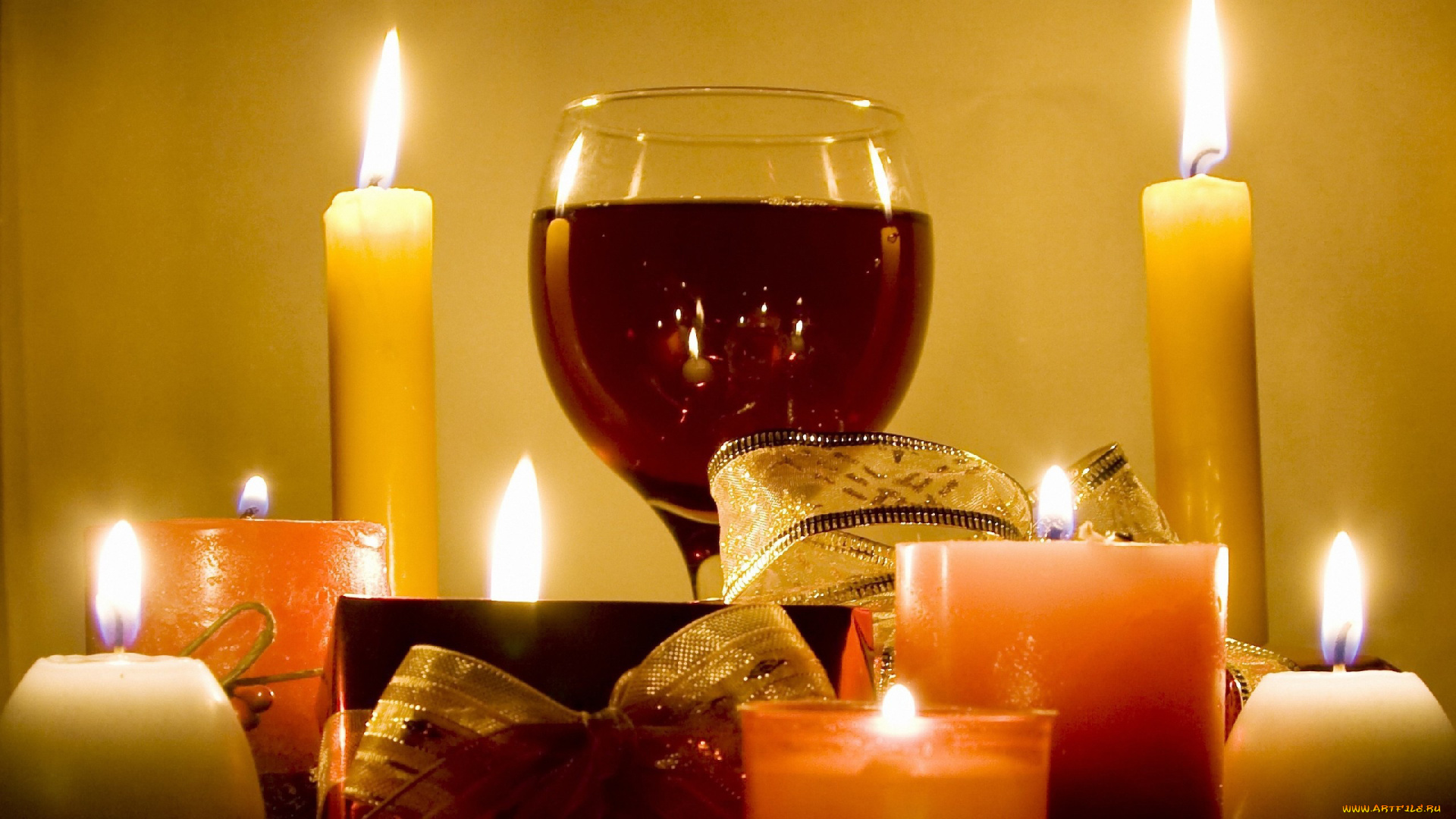 праздничные, новогодние, свечи, бокал, коробка, банты, вино