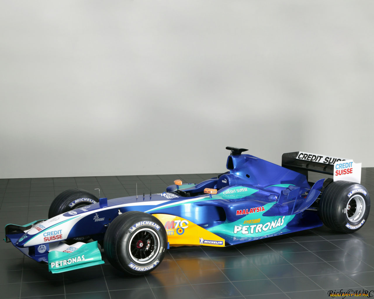 Формула 1 2005. Sauber 2005. Заубер ф1. Заубер ф1 2013. Sauber 2004.