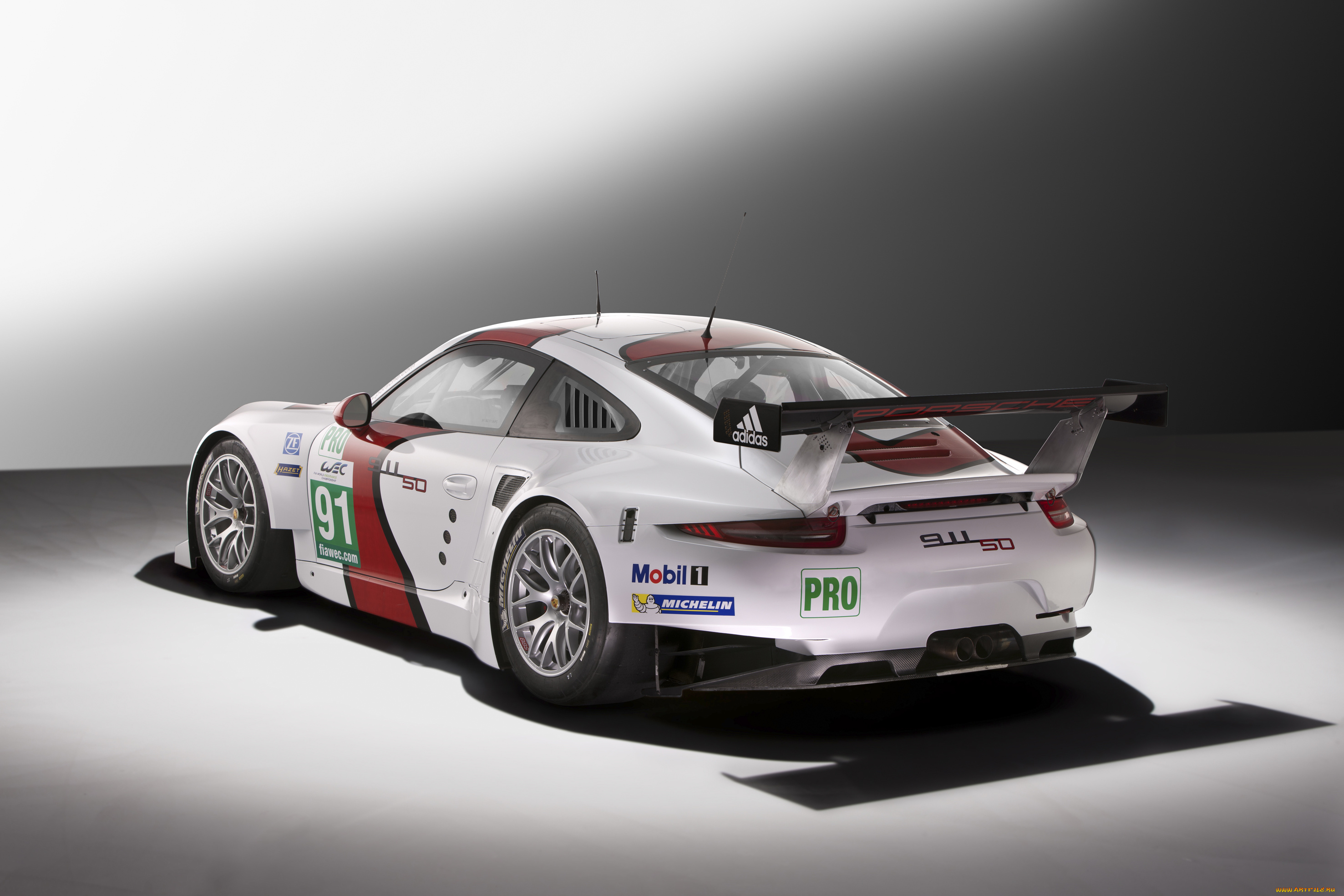 Какую гонку купить. Porsche 911 гоночная. Машина Porsche 911 RSR. Porsche 911 RSR модель. Porsche 911 RSR 2013.