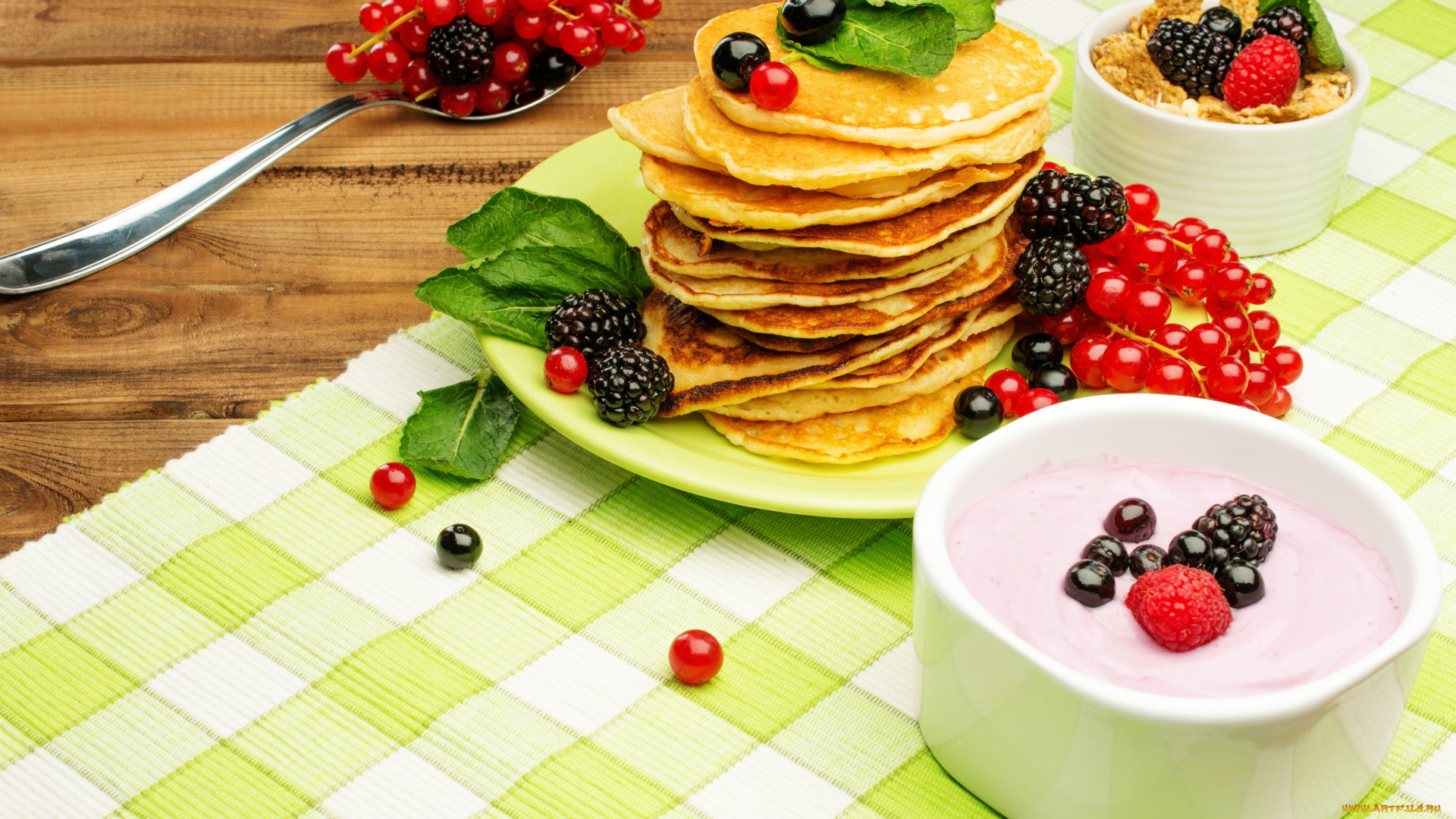 еда, блины, , оладьи, мюсли, завтрак, pancake, berries, fresh, ягоды, смородина, йогурт, breakfast, ежевика, мёд