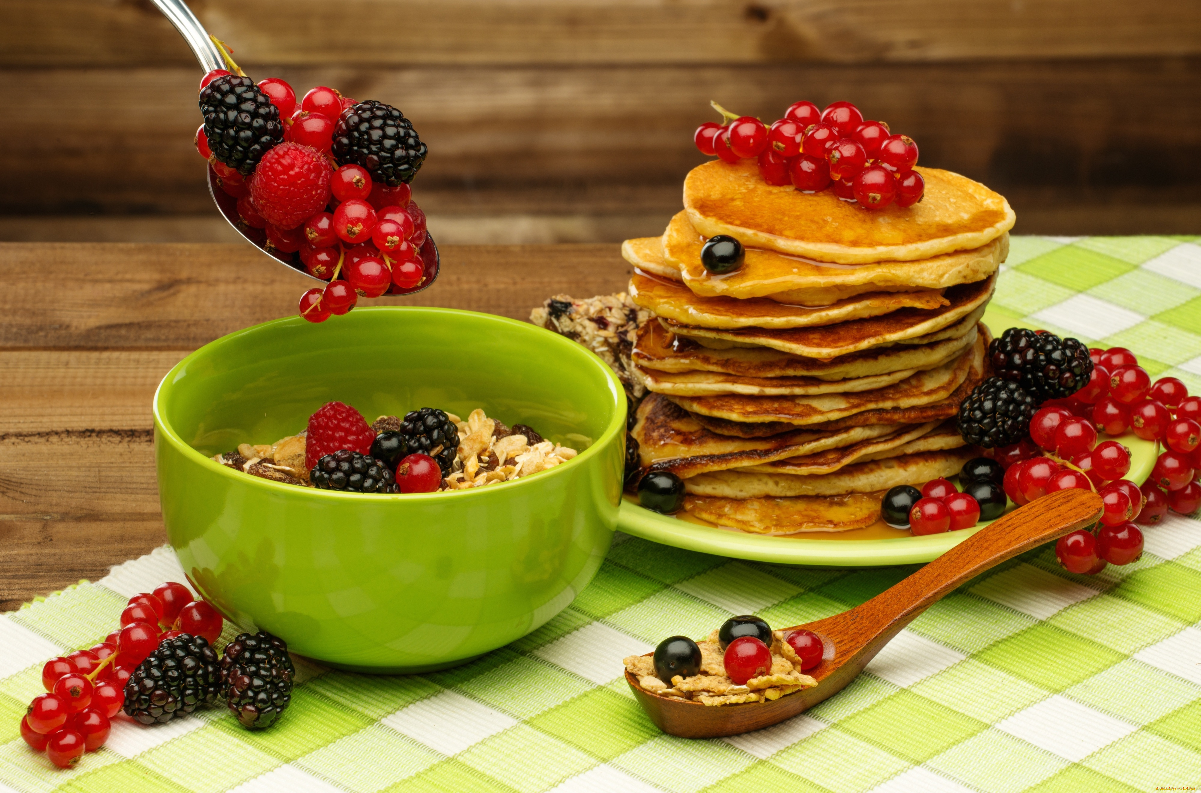 еда, блины, , оладьи, смородина, ежевика, мёд, мюсли, ягоды, завтрак, pancake, berries, fresh, breakfast