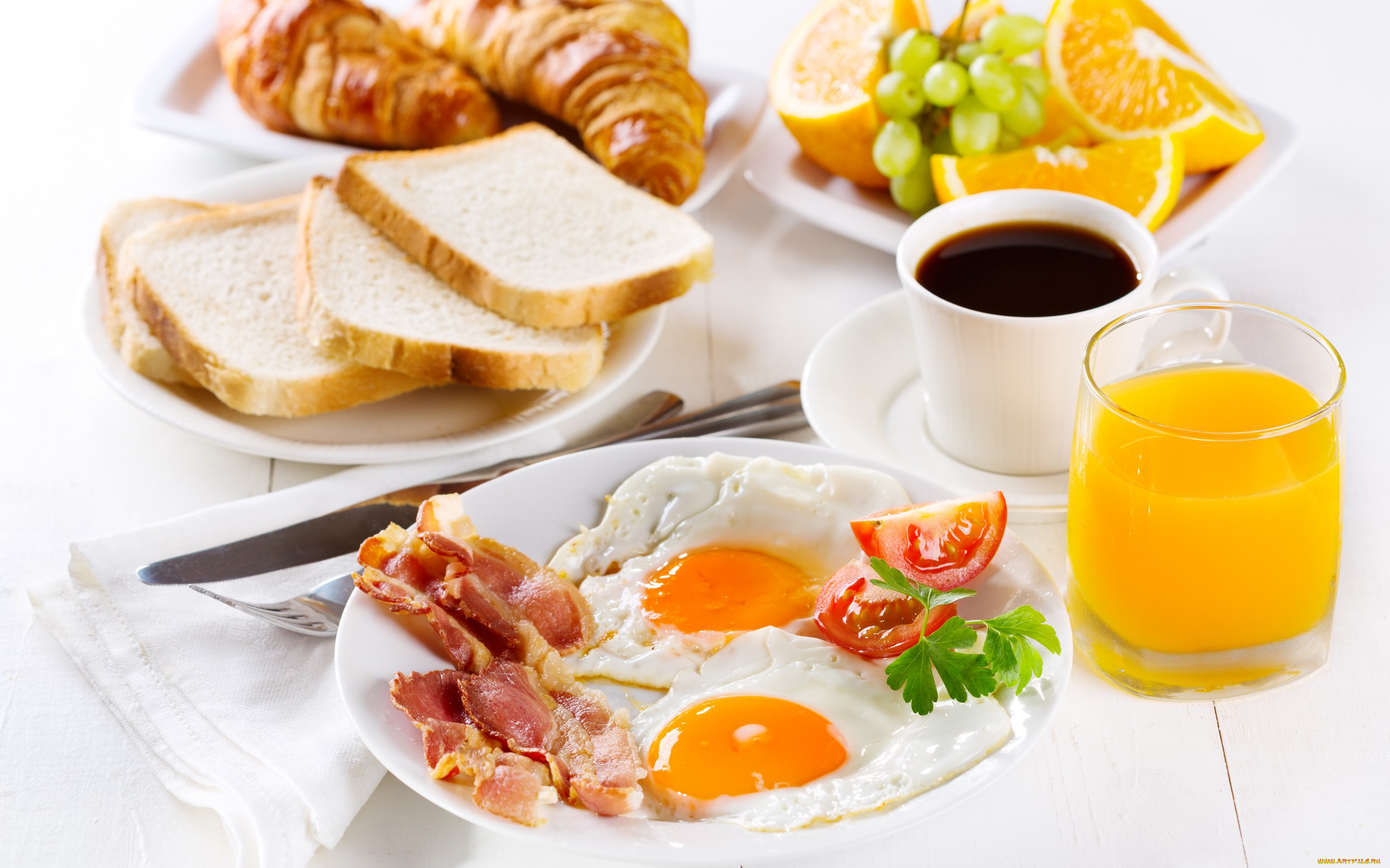 еда, Яичные, блюда, фрукты, coffee, кофе, круассан, eggs, croissant, завтрак, cup, бекон, яичница, breakfast