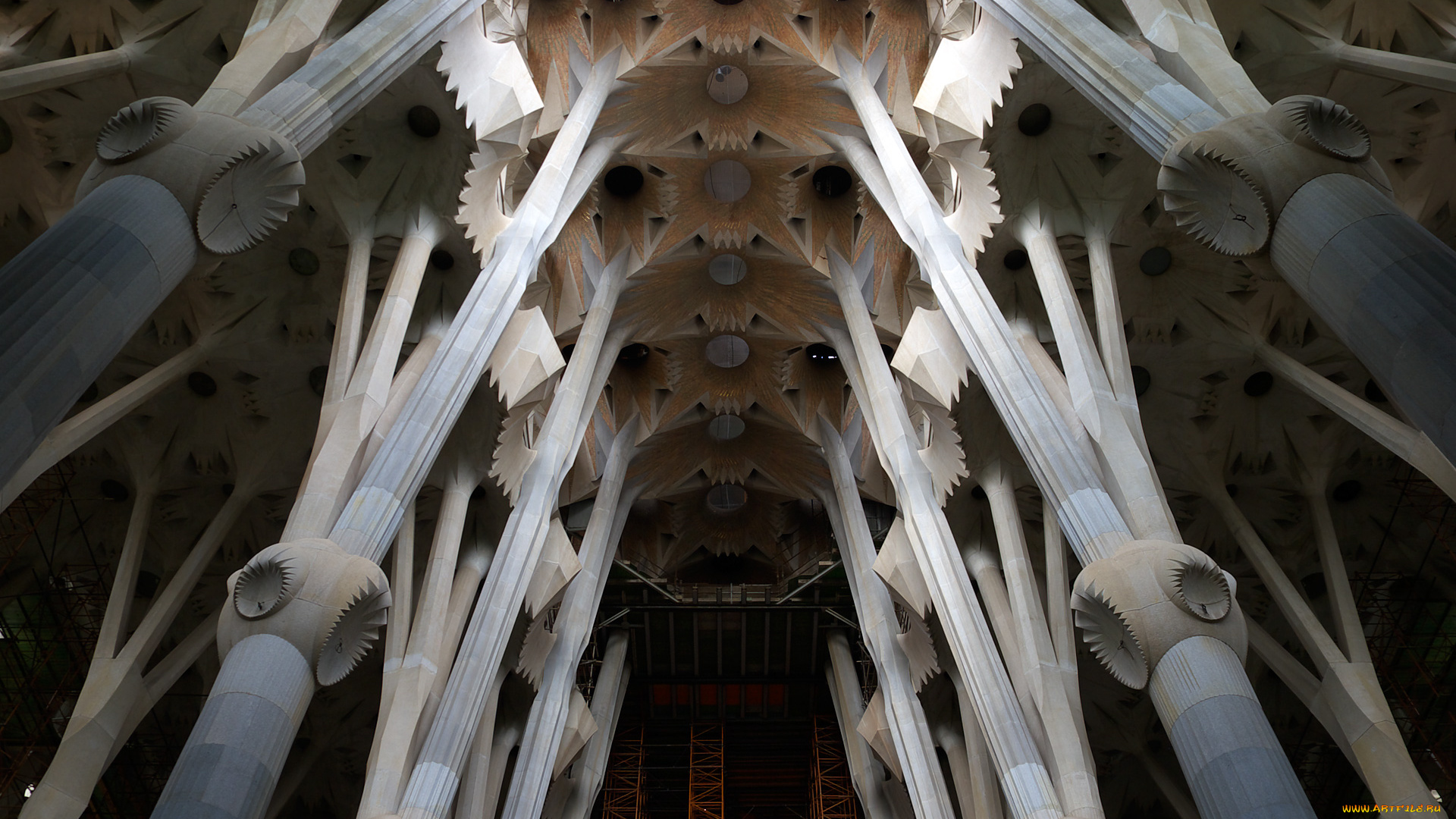 sagrada, familia, inside, barcelona, интерьер, убранство, роспись, храма