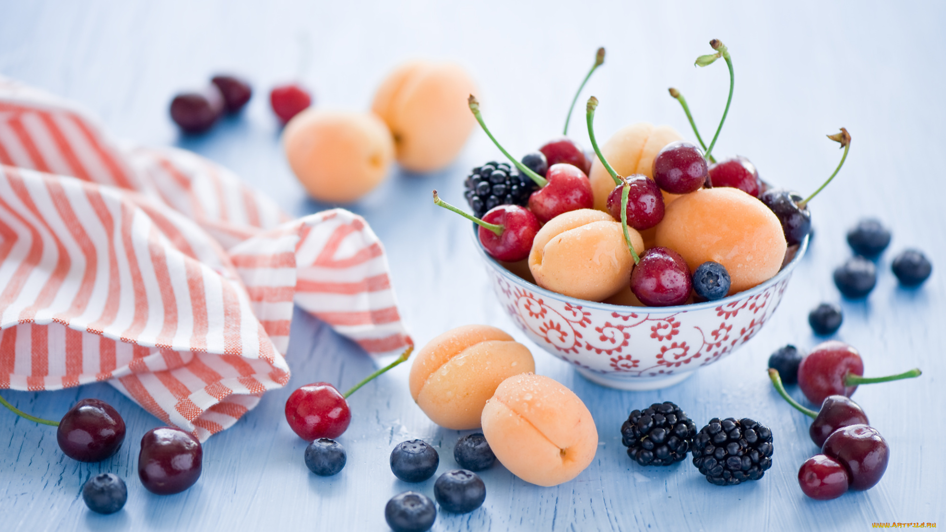 еда, фрукты, ягоды, ежевика, голубика, пиала, абрикосы, черешня