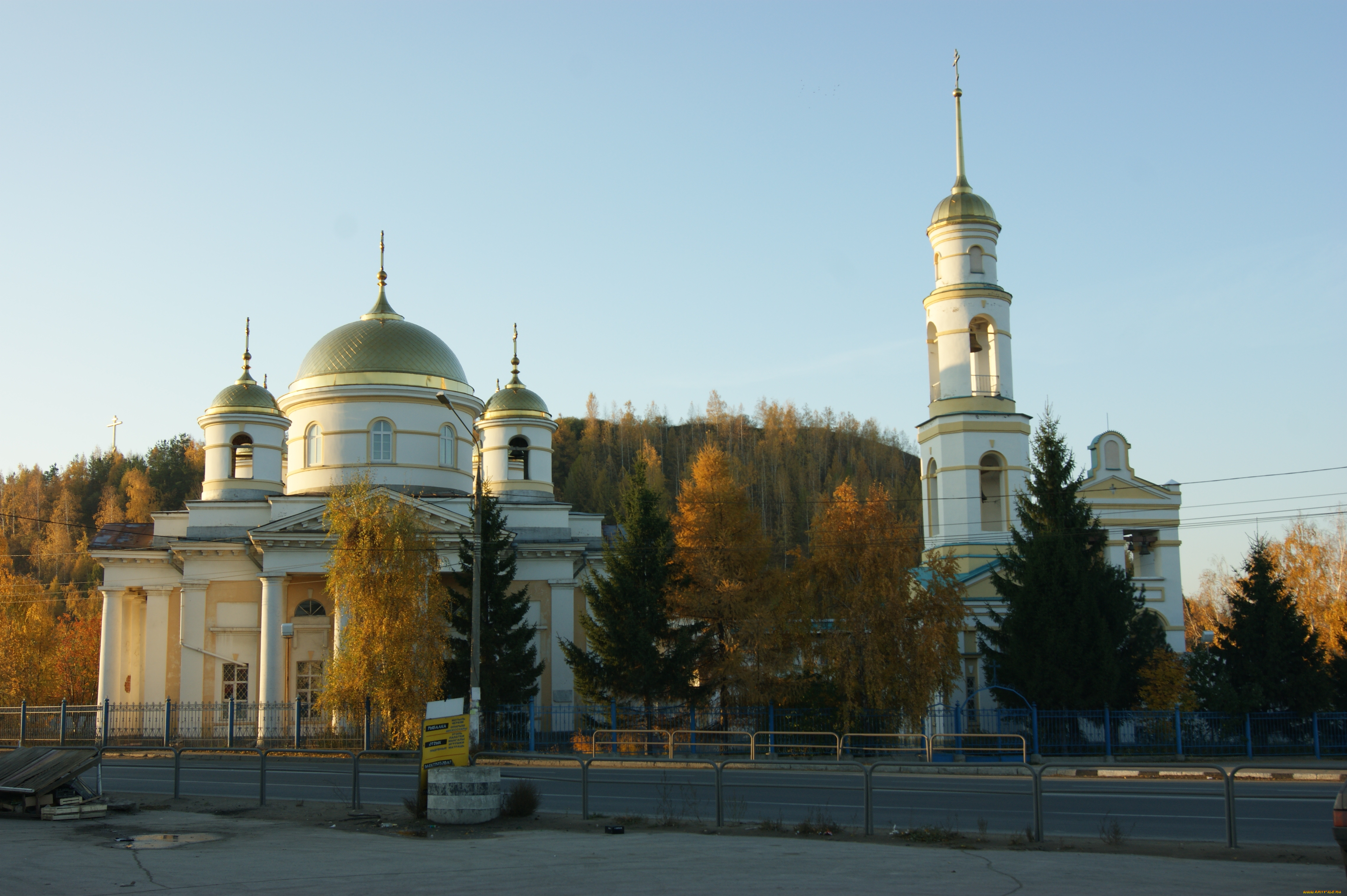 города, православные, церкви, монастыри, деревья, небо, дорога, ограда, церковь, гора