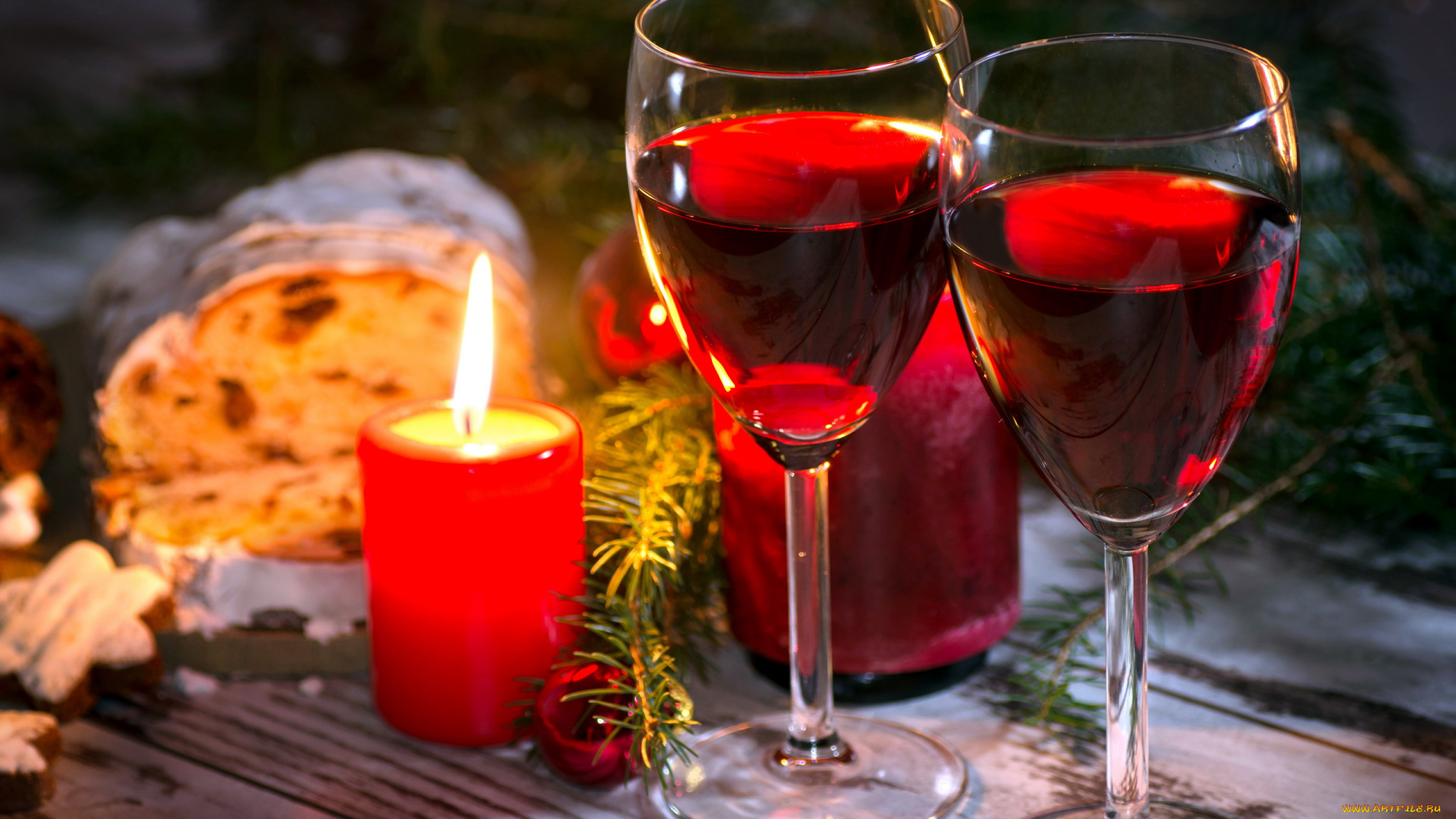 праздничные, угощения, вино, бокалы, свеча, кекс