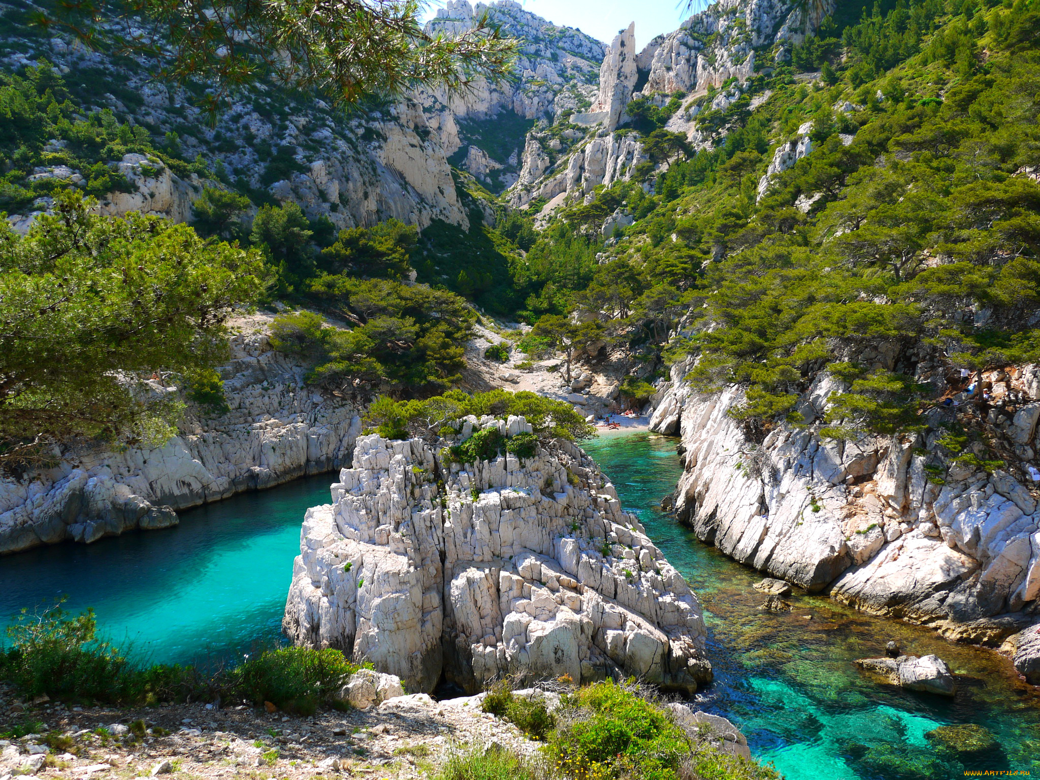 France mountains. Буш-дю-Рон Франция. Вердонское ущелье. Известняк скалы Франция. Корсика Франция.