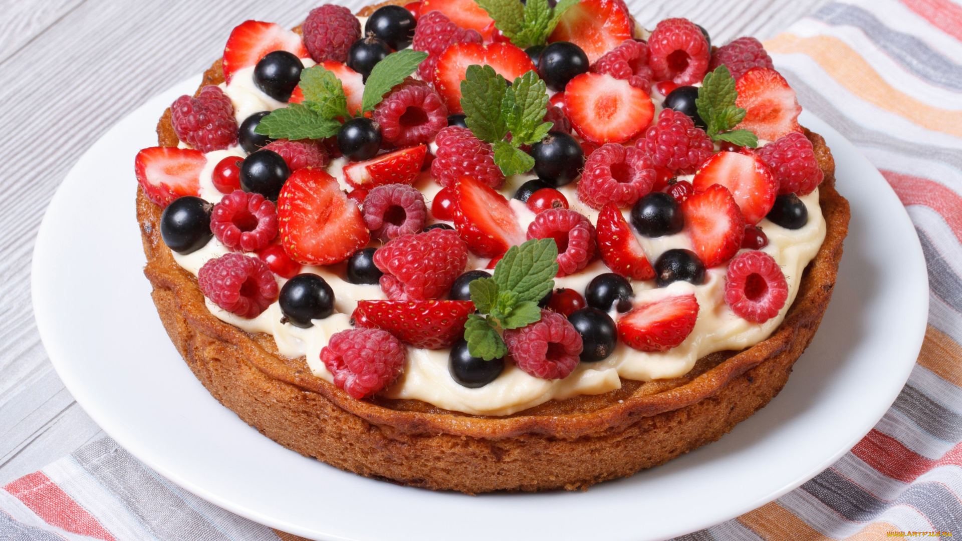 еда, пироги, berries, клубника, крем, пирог, смородина, десерт, малина, dessert, sweet, cake, выпечка, торт, ягоды, сладкое