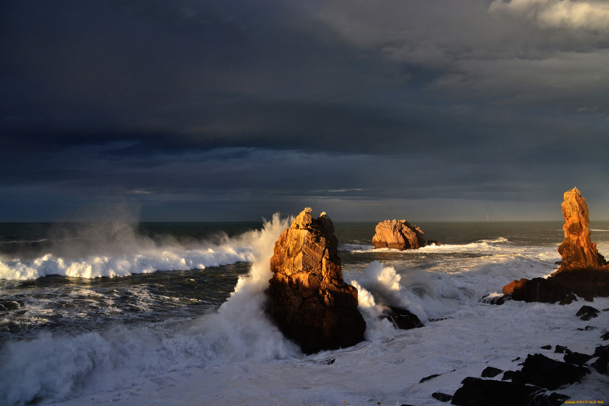 Шторм и море а огне. Море скалы шторм Крым. Карское море шторм. Генисаретское озеро шторм. Море волны скалы шторм.