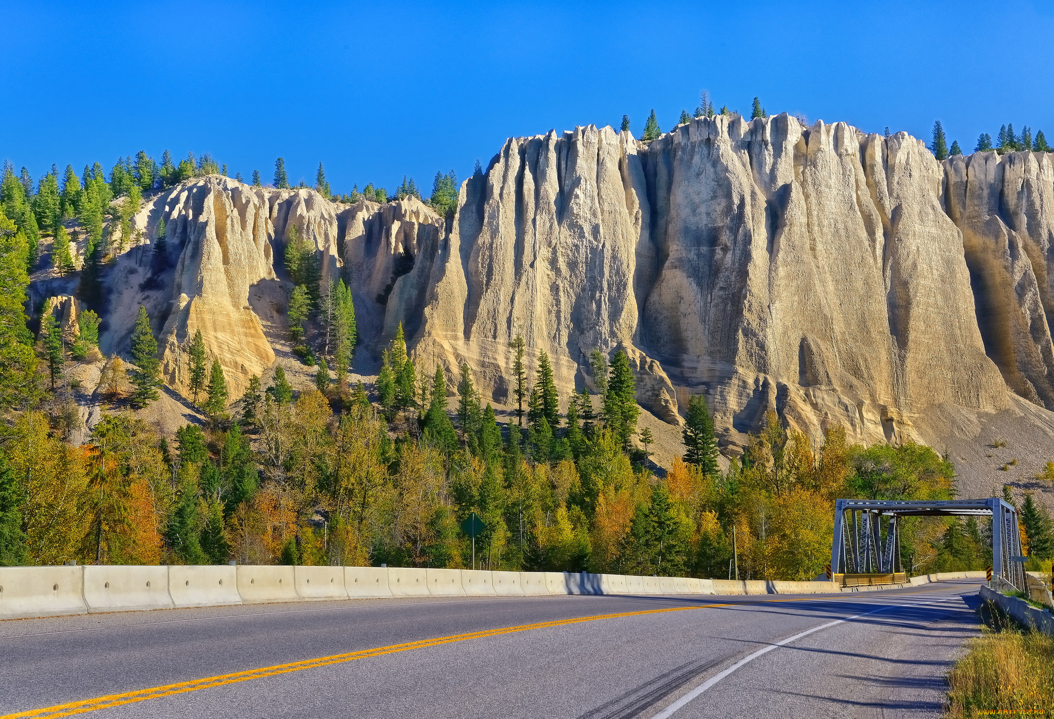 dutch, creek, hoodoos, british, columbia, canada, природа, горы, британская, колумбия, канада, дорога, мост, деревья, скалы