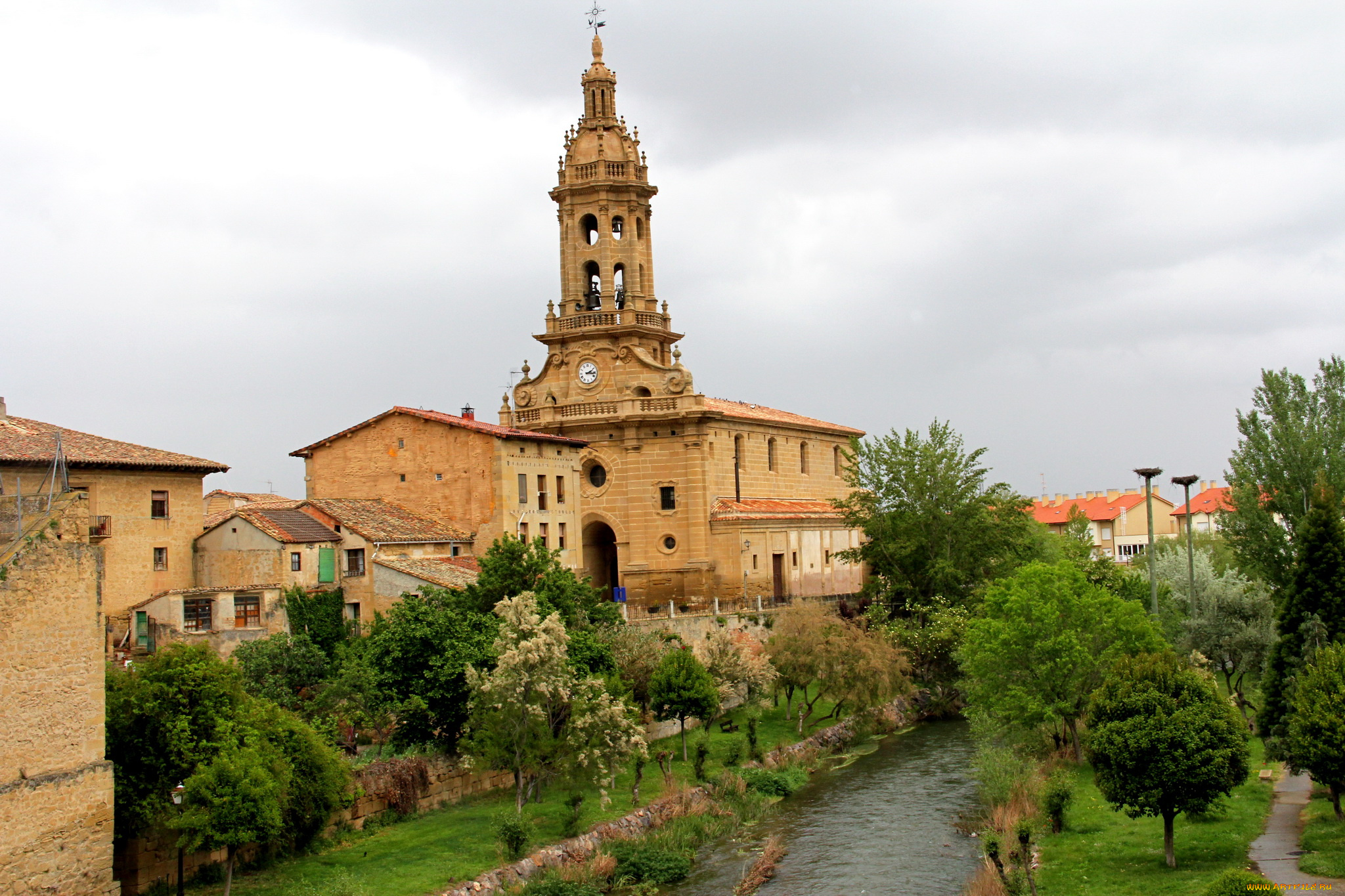 la, rioja, испания, города, улицы, площади, набережные, набережная, деревья, кастел, река, дома