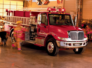 Картинка international+durastar+4400+firetruck by+pierce+2002 автомобили пожарные+машины авто