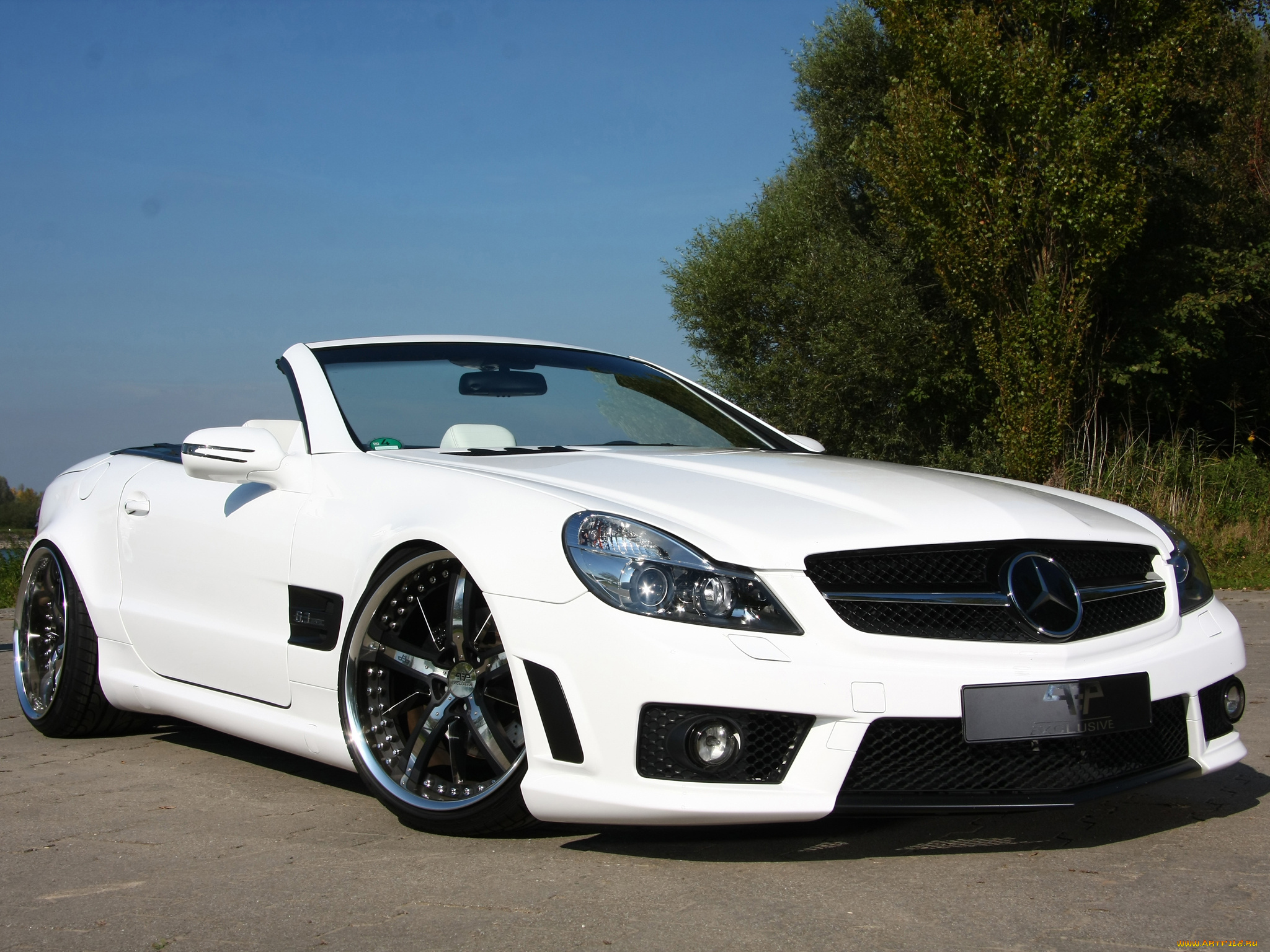 Белый цвет машины фото. Mercedes Benz SL 63. Mercedes Benz SL r230. SL 63 AMG. Mercedes-Benz SL-class (r230).