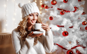 Картинка девушки -+блондинки +светловолосые праздник елка кофе