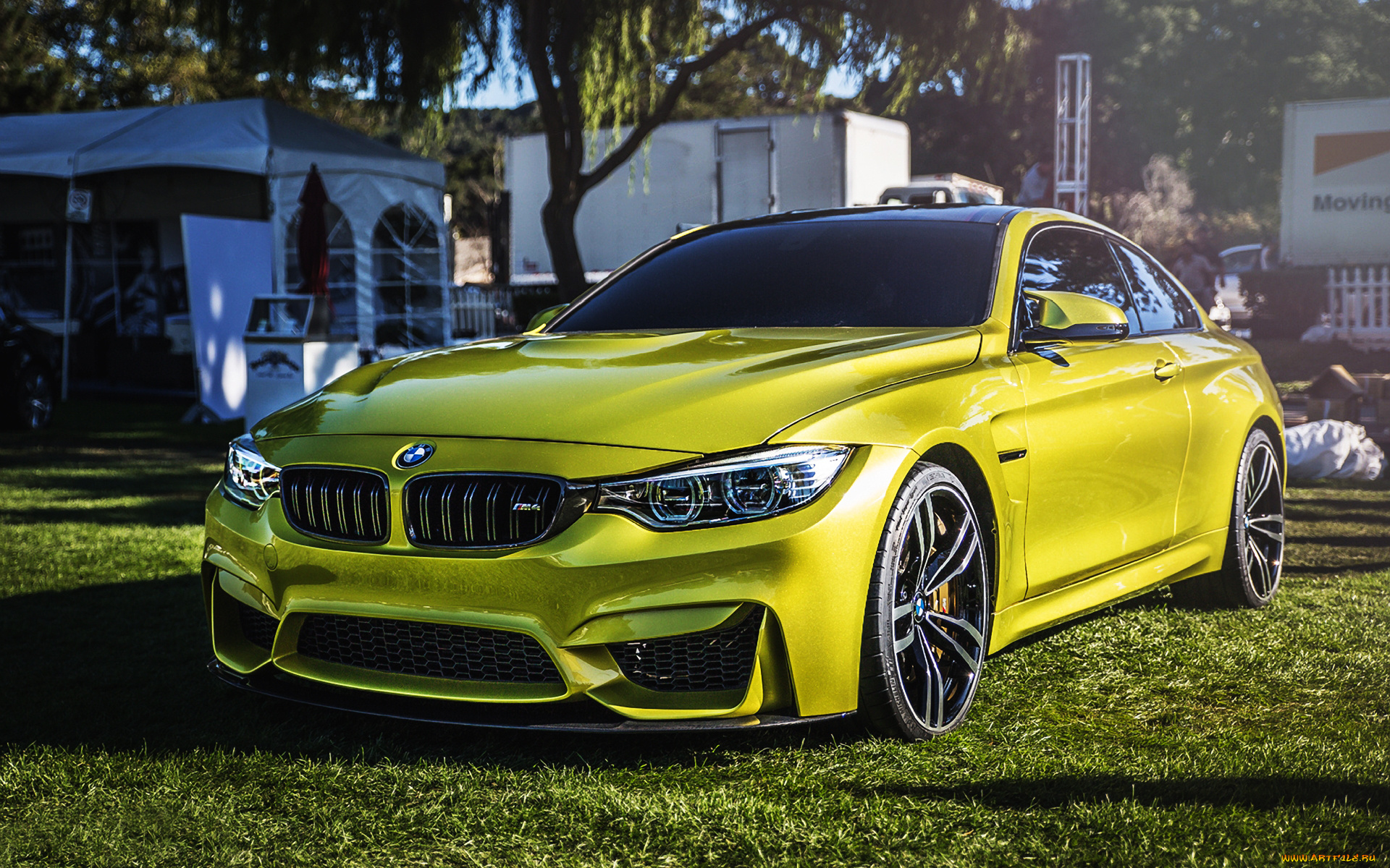 Машина м 4. БМВ м4. БМВ м4 красная. BMW m4 хаки. BMW m4 желтая.