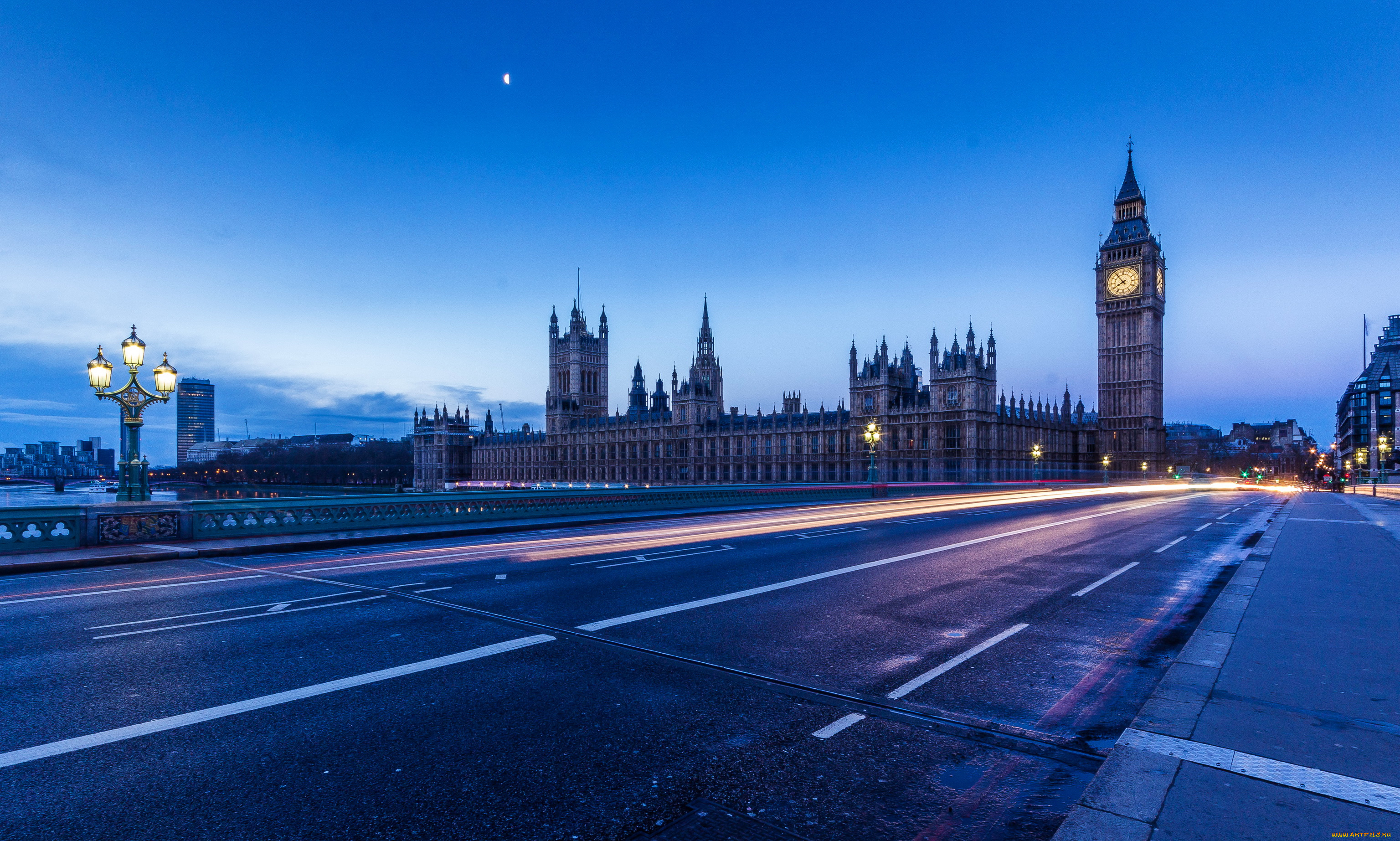 London is white. Улица Англии Биг Бен. Ночной Лондон Биг Бен. Улицы Лондона Биг Бен. Великобритания Англия Лондон Биг Бен ночью.