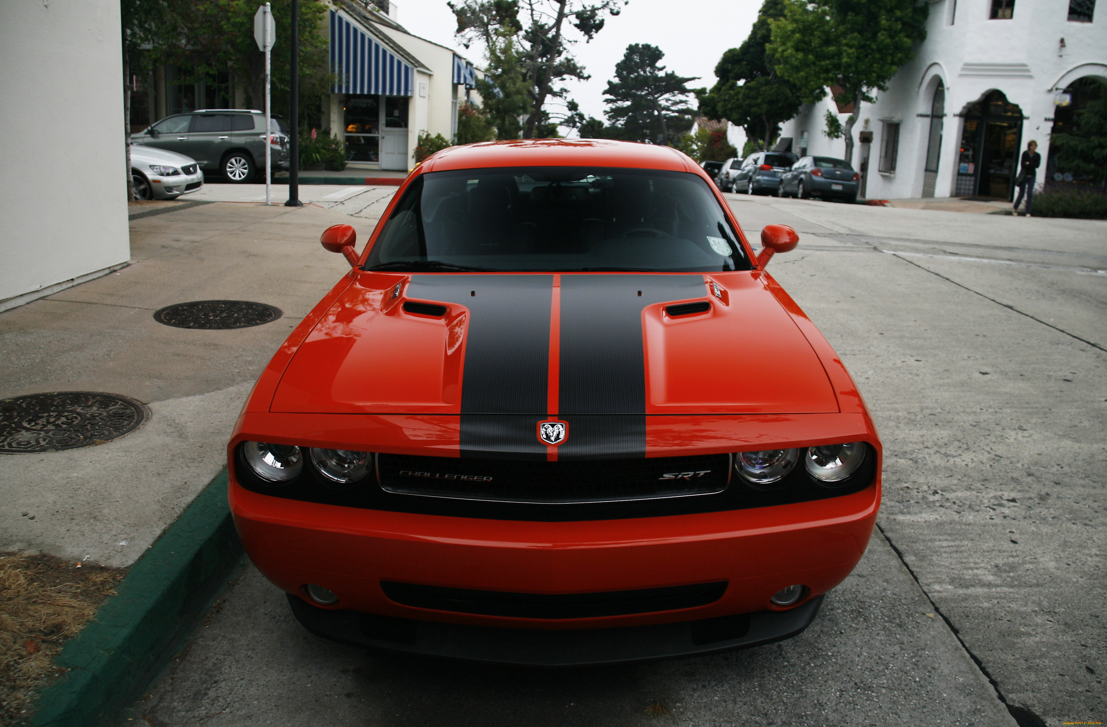 Dodge Challenger 2015 чёрно красная